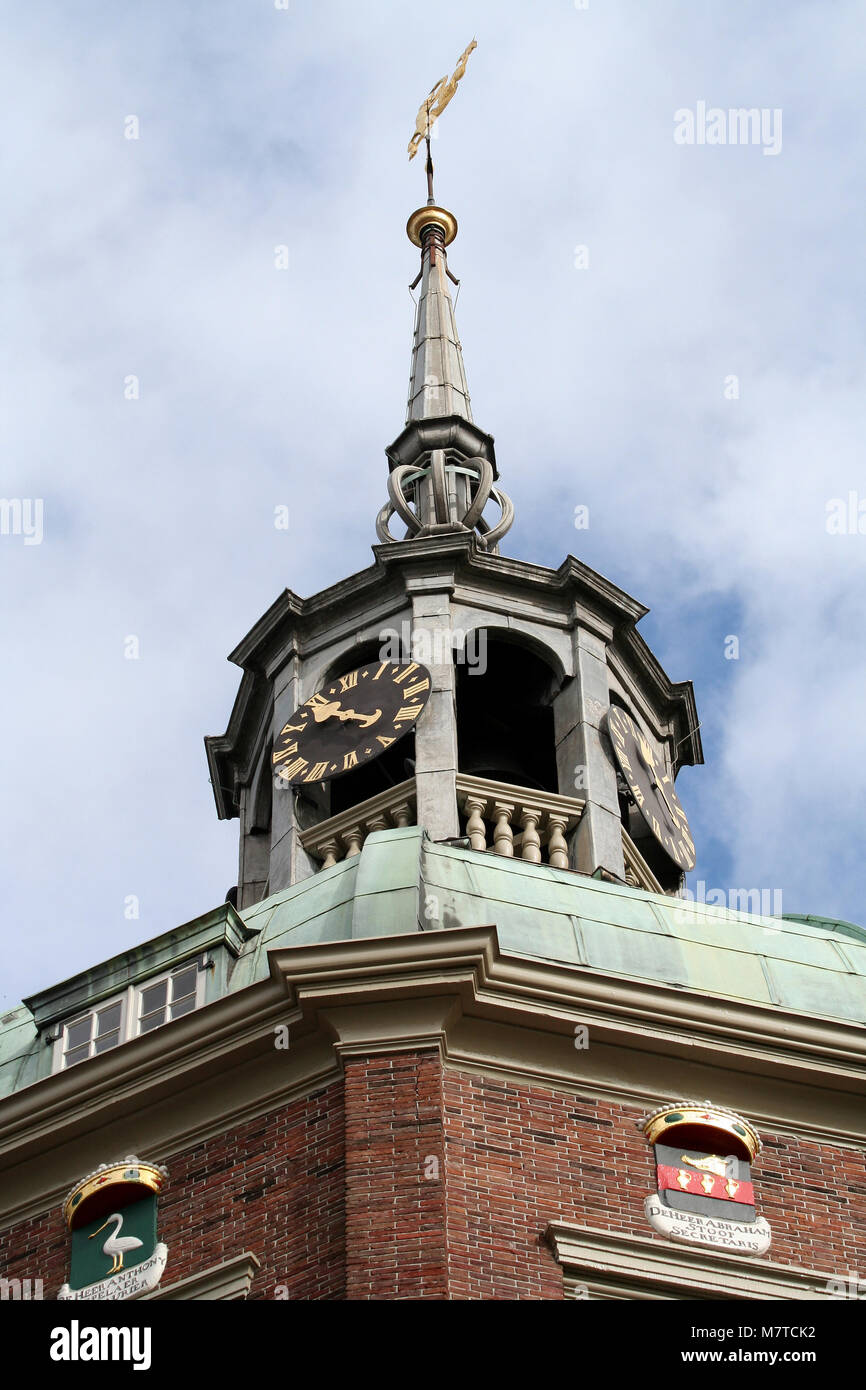 Niederlande, Südholland, Dordrecht, Juni 2016: Die Groothoofdspoort ist ein ehemaliges Stadttor in Dordrecht Stockfoto