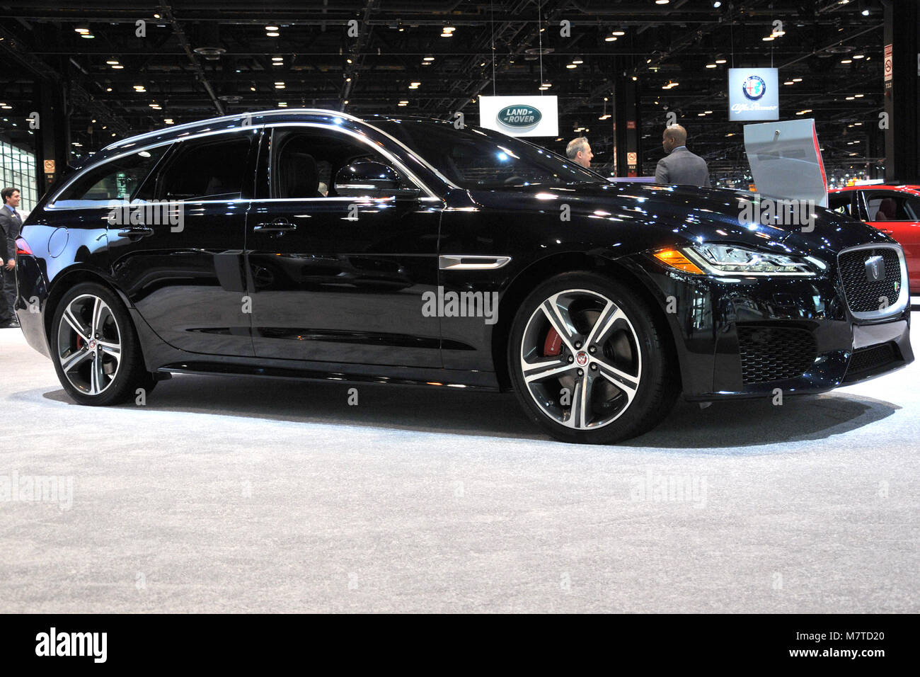 Die 2018 Chicago Auto Show drücken Sie auf Vorschau am McCormick Place in Chicago, IL, USA Mit: Jaguar XF Wo: Chicago, Illinois, United States Wenn: 08 Feb 2018 Credit: Adam Bielawski/WENN.com Stockfoto