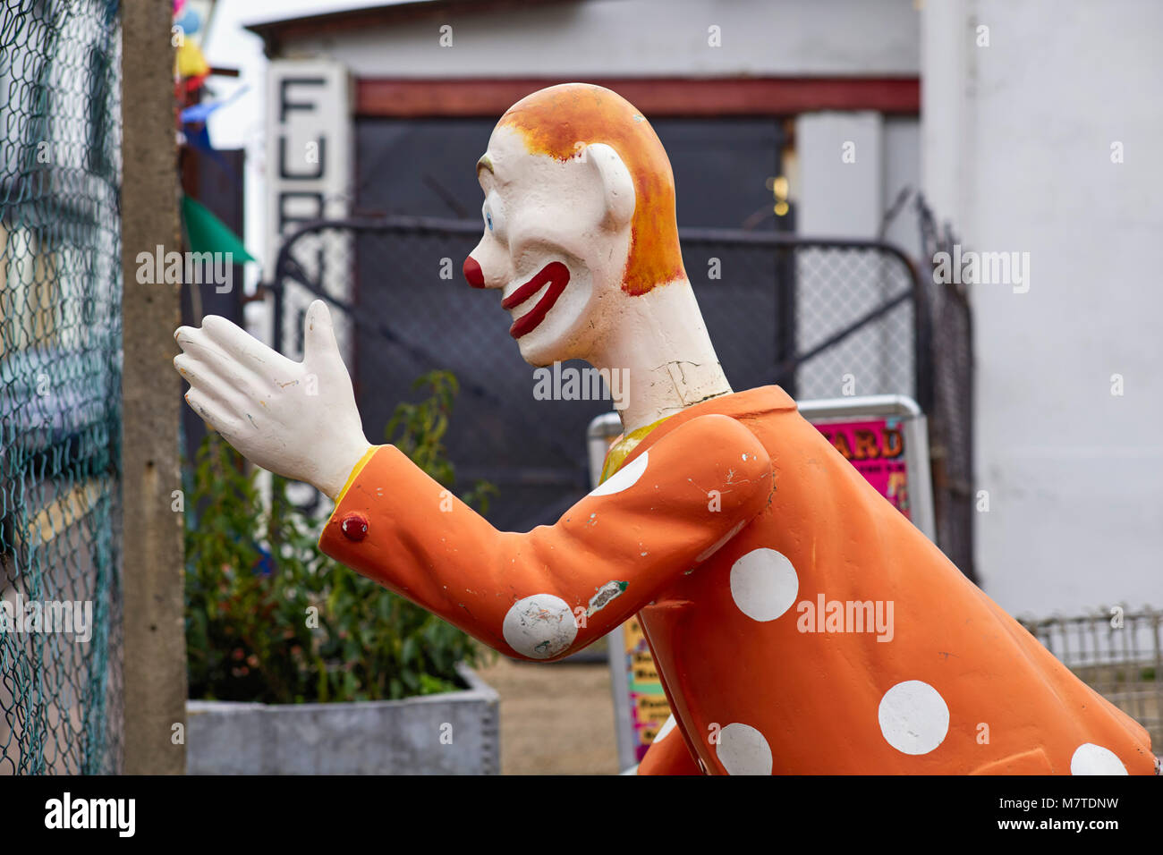 Ein clown Figur aus Traumland für Verkauf in einem Laden in Margate. Stockfoto