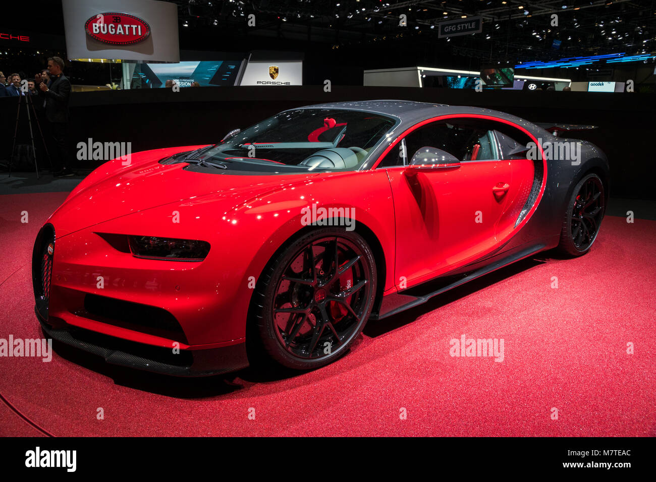 Genf, Schweiz - 6. MÄRZ 2018: Bugatti Chiron Sport Sport Auto auf dem 88. Internationalen Automobilsalon in Genf präsentiert. Stockfoto