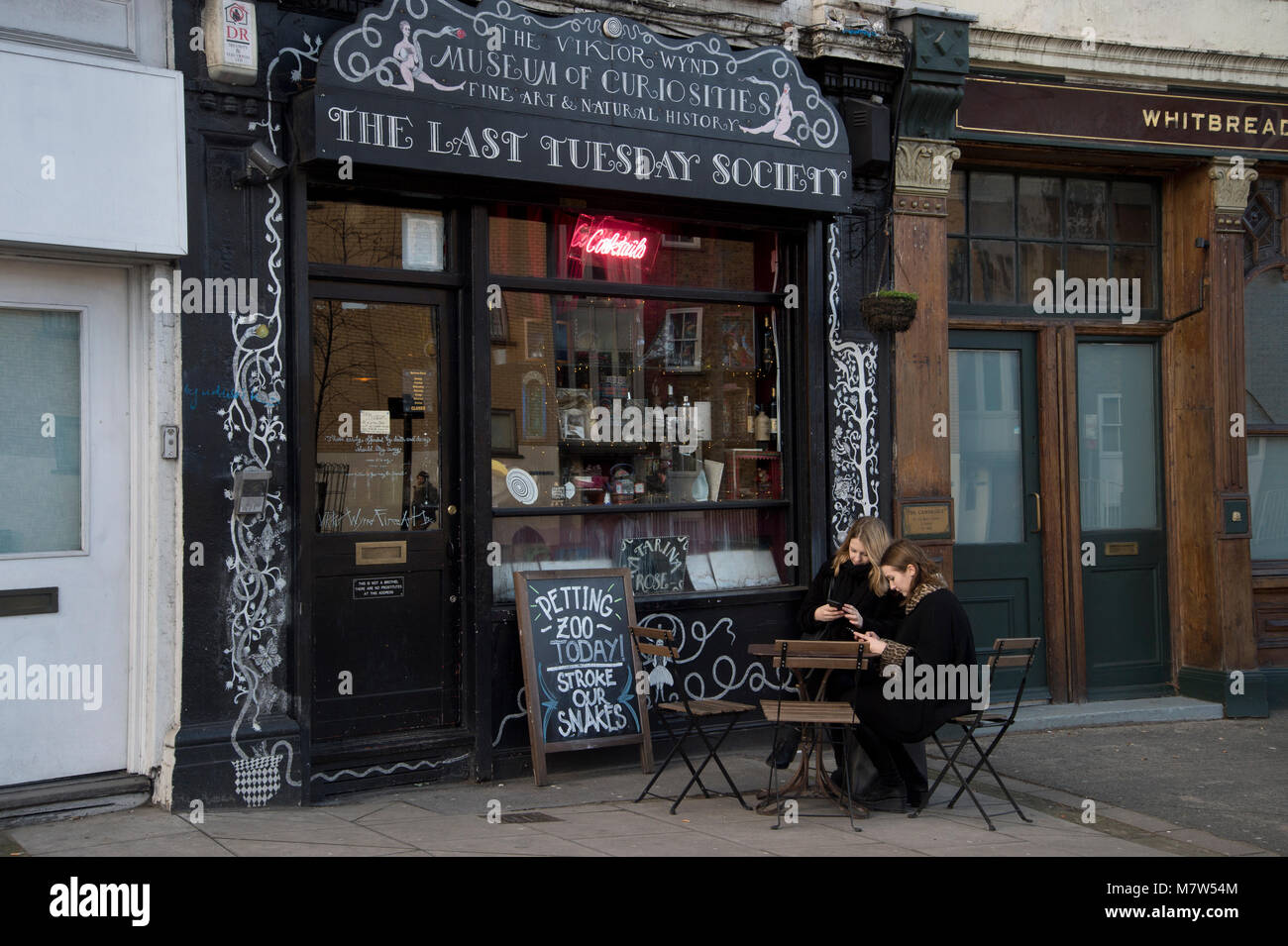 Letzten Dienstag, Gesellschaft, Museum der Kuriositäten und Streichelzoo, Mare Street, Hackney Stockfoto