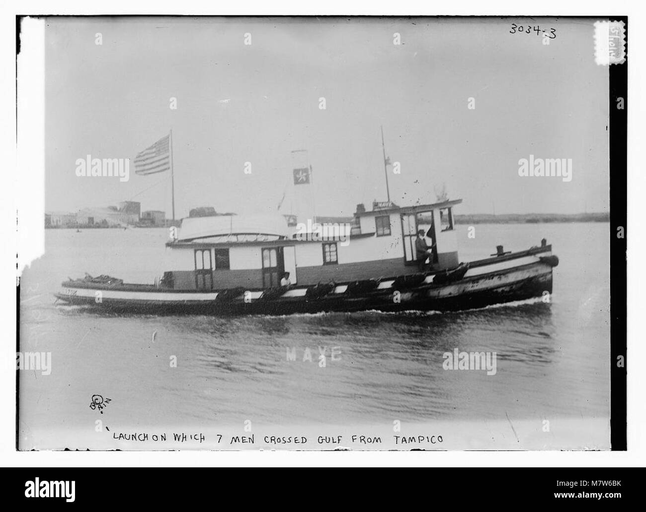Dieses Bild zeigt den Start, der sieben Männer von Tampico aus über den Golf führte, und zeigt einen historischen Moment der Navigation und Erkundung während der Expeditionen des frühen 20. Jahrhunderts. Stockfoto