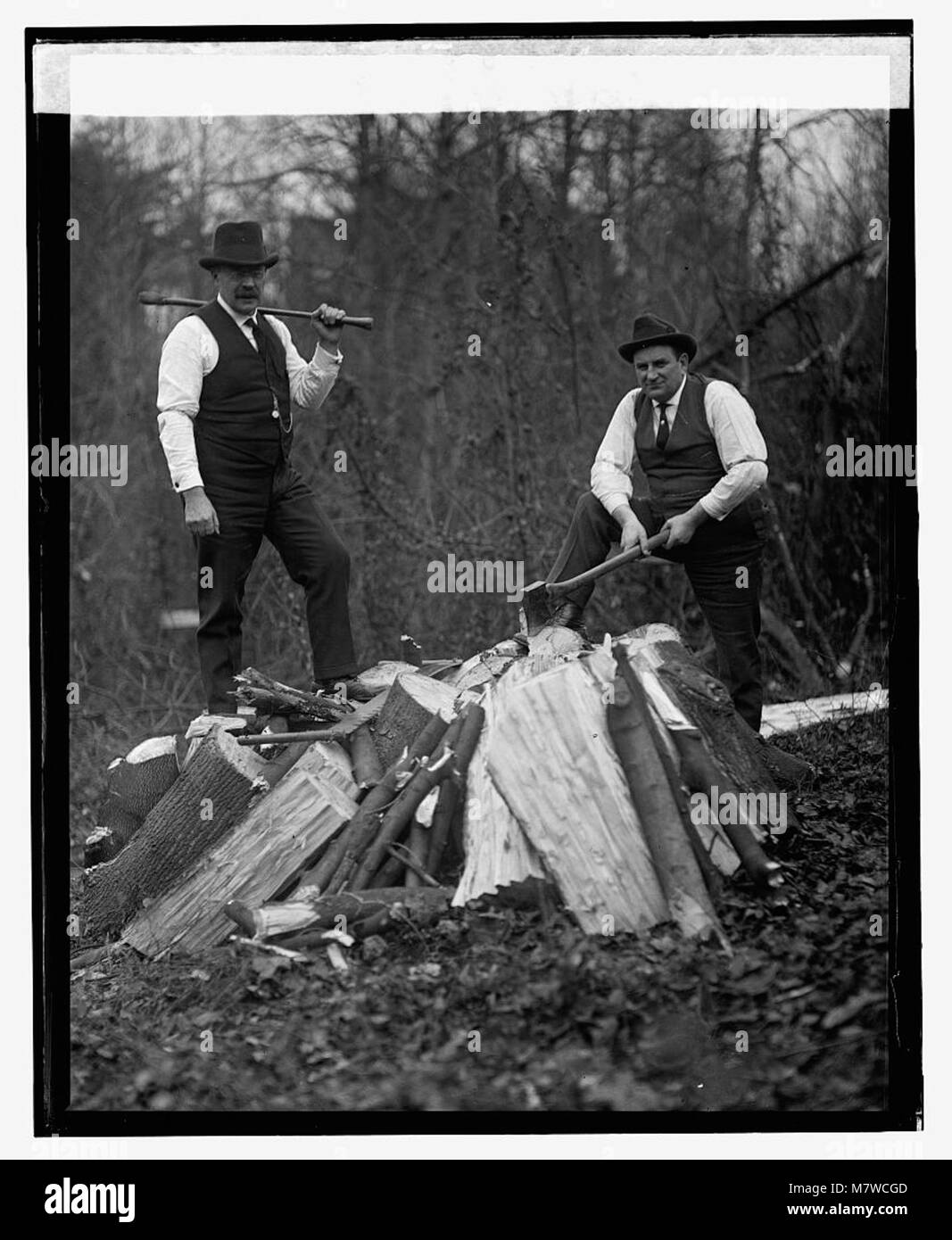 Foto von Senator Johnson und Frazier, aufgenommen am 2. Januar 1924, das diesen politischen Moment in der Geschichte dokumentiert. Stockfoto