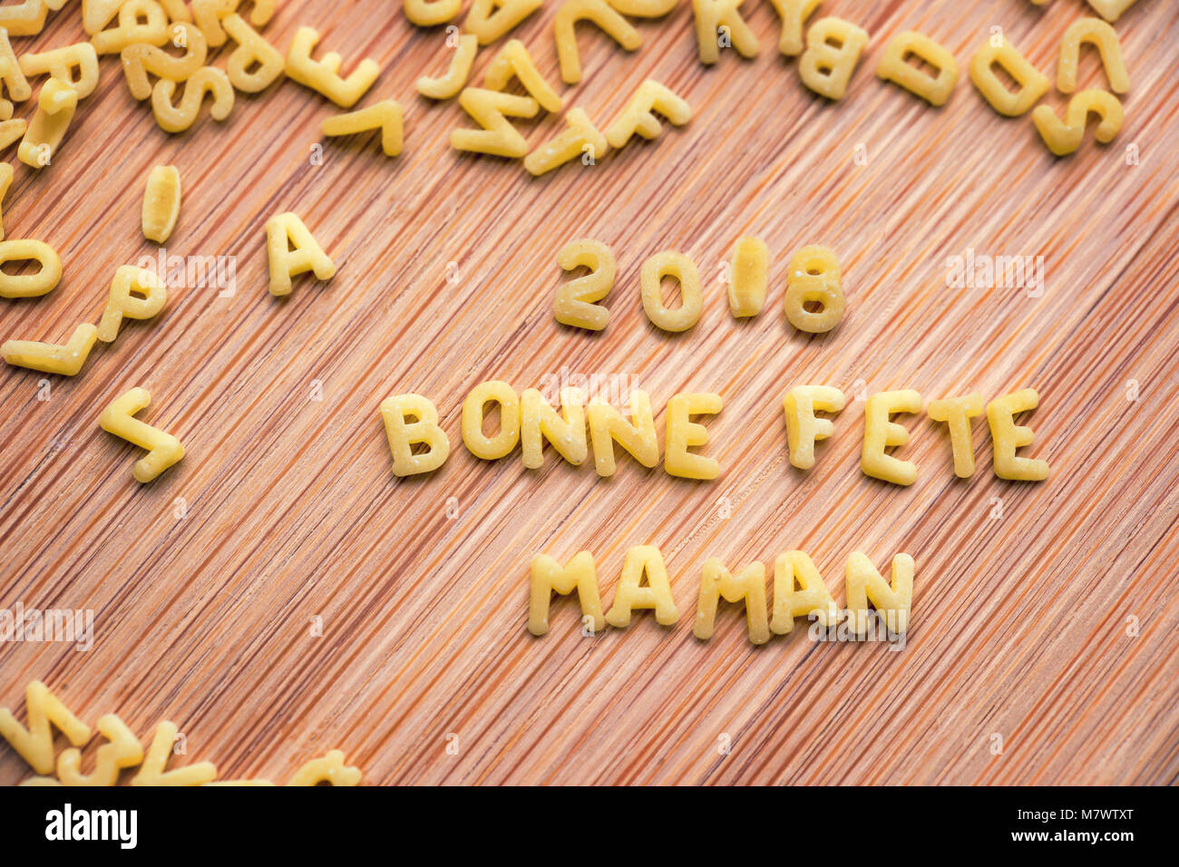 Pasta bildet der Text 2018 Bonne Fete Maman, Sinne glücklich Muttertag in französischer Sprache Stockfoto
