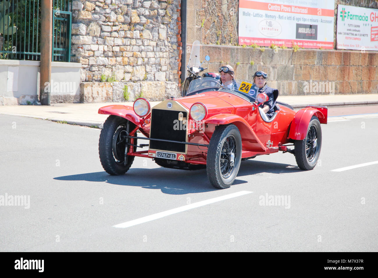 Genua, Italien, 22. Mai 2016 - Oldtimer Parade durch die Straßen der Stadt Stockfoto