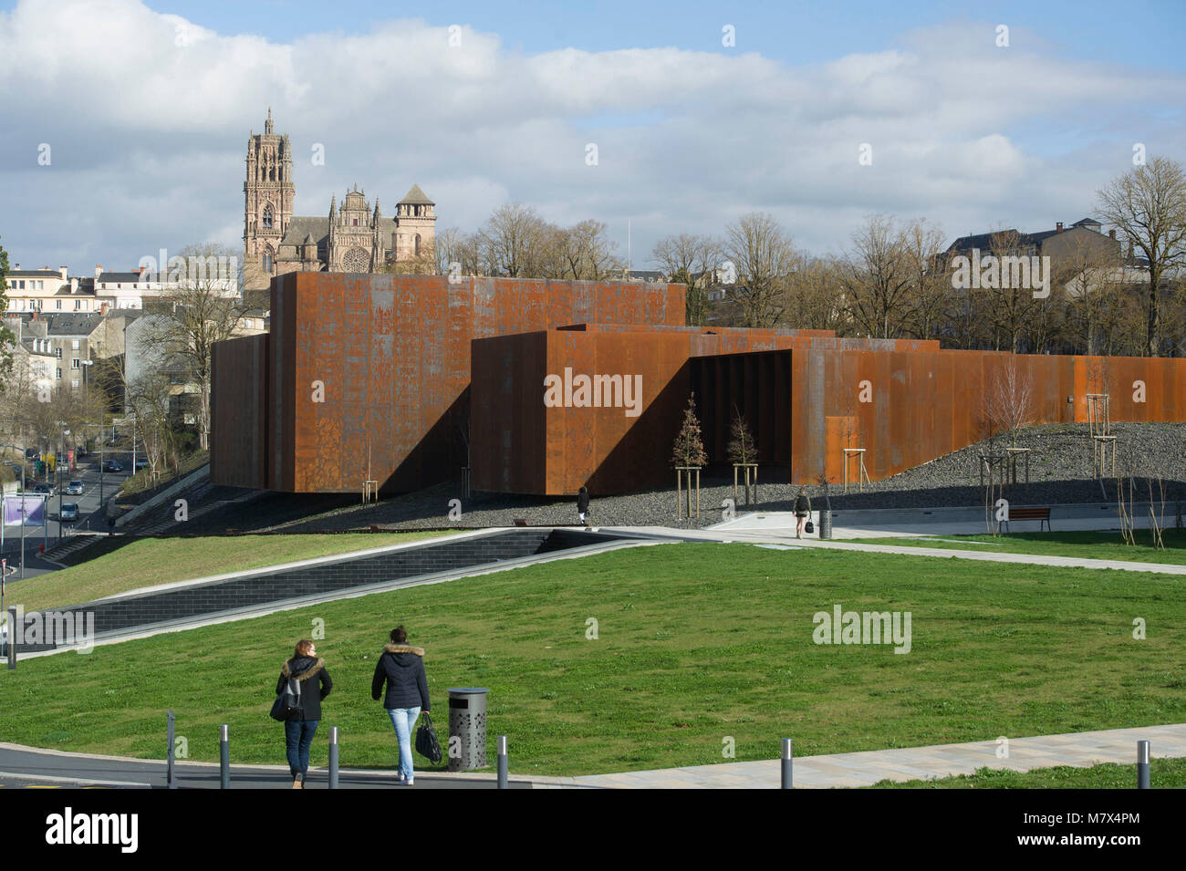 Die von Rodez Rodez, Museum für zeitgenössische Kunst Museum widmet sich die Arbeit der Französischen abstrakten Künstler Pierre Soulage, Architektur von 'RCR arquitectes Stockfoto