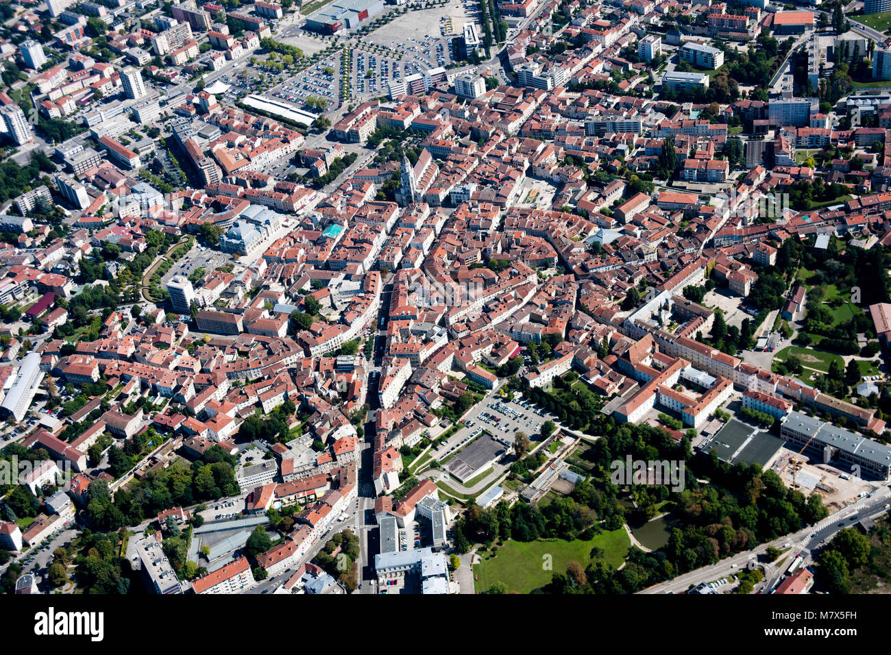 Bourg En Bresse Mittel Und Osteuropa Frankreich Luftaufnahme Der Stadt Zentrum Stockfotografie Alamy