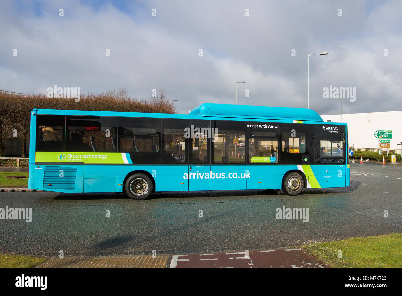 BYD ADL Enviro200EV Busse in der Liverpool City Region erster kommerzieller elektrischer Personenbus. 12 neue Elektrobusse wurden im letzten Teil einer Investition von £21 Millionen in städtische Straßen eingeführt. Stockfoto