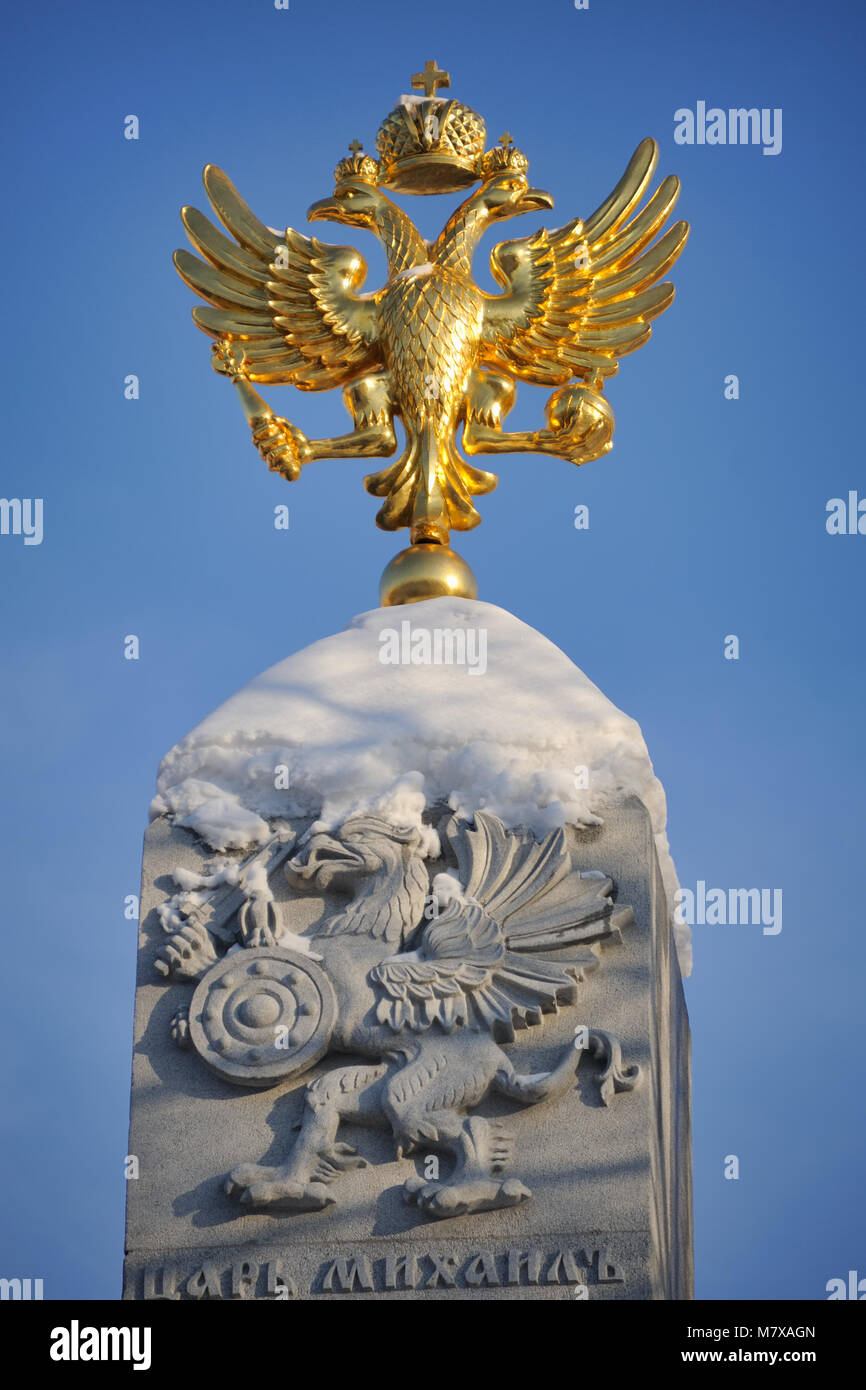 Shining Romanov ist Der Zweiköpfige Adler und Griffin im Winter Sonnenuntergang Stockfoto