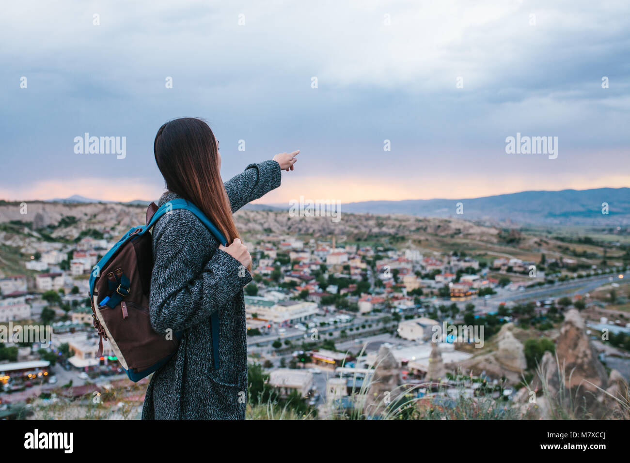 Junge Frau touristische mit hohem Point