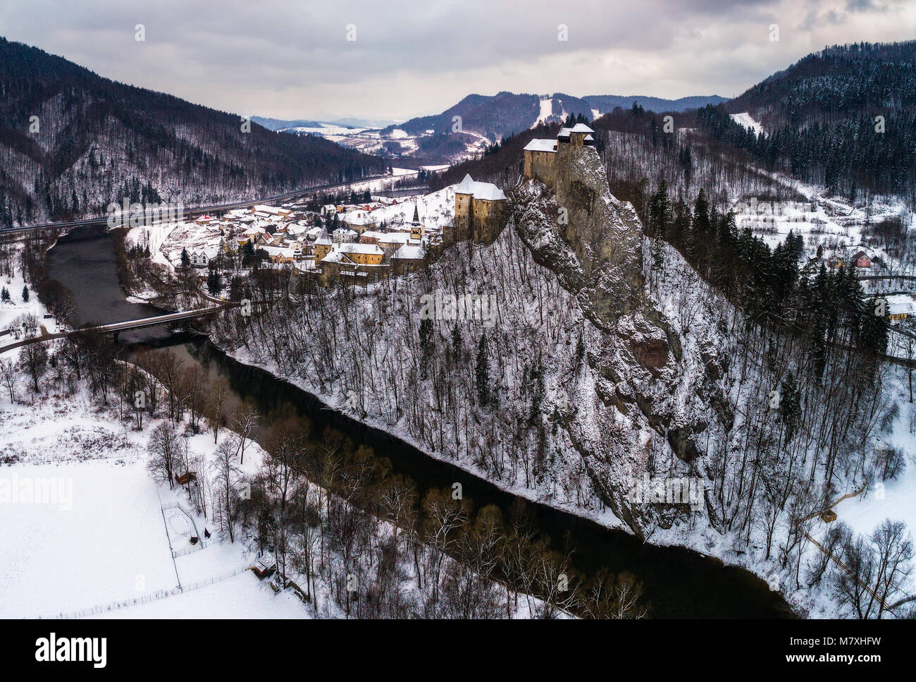Mittelalterliche Burg im Winter Stockfoto