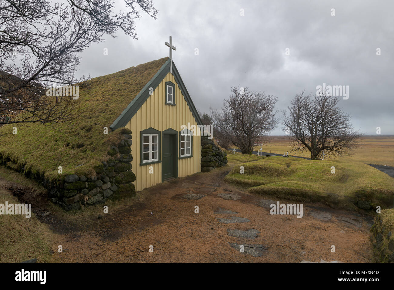 Traditionelle rasen Isländischen Hofskirkja Kirche in Hof, Island. Diese sod-Kirche wurde 1883 gebaut. Stockfoto