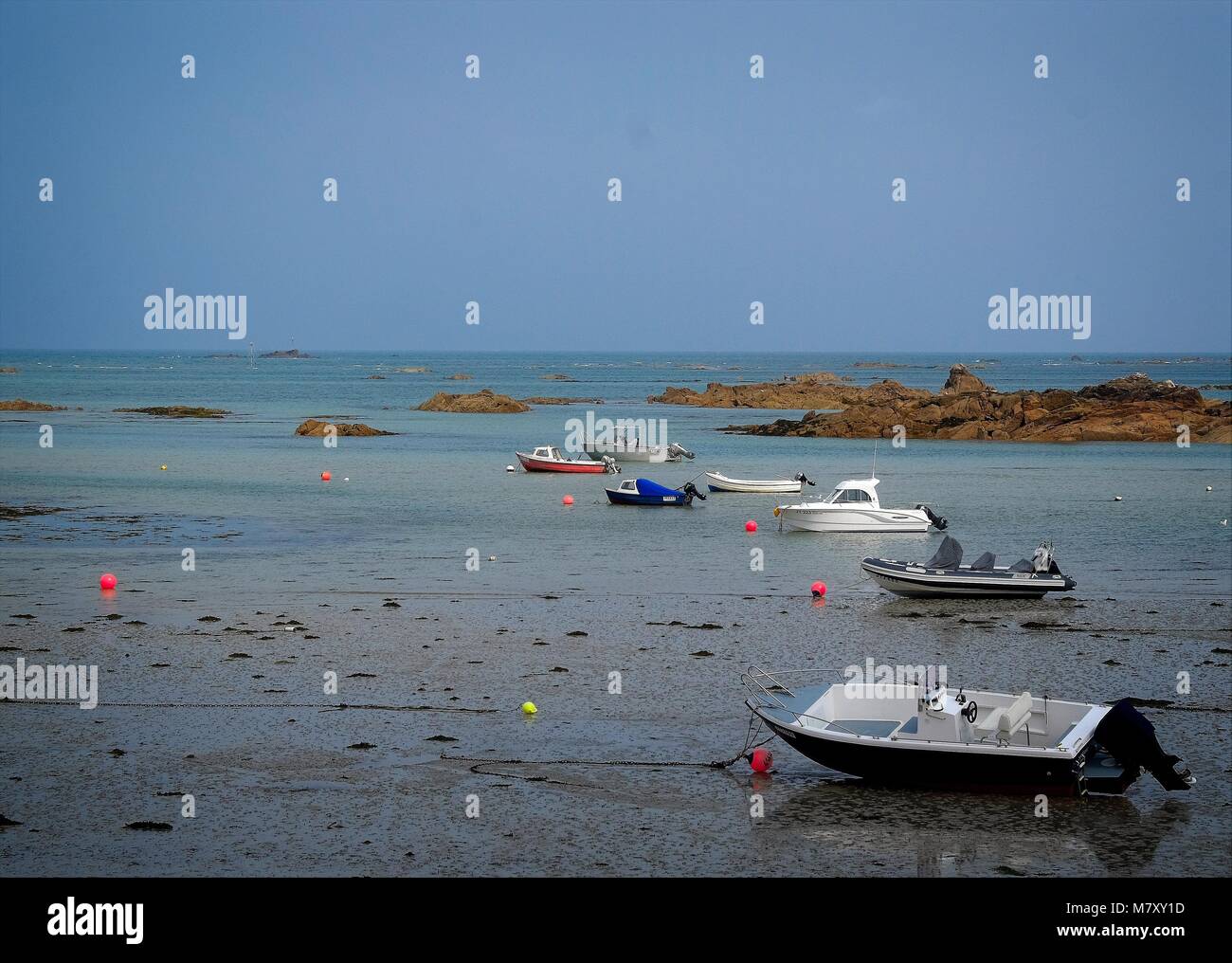 LE HAVRE DE LA ROCQUE auf östlicher Seite von JERSEY CHANNEL ISLANDS bei EBBE Stockfoto