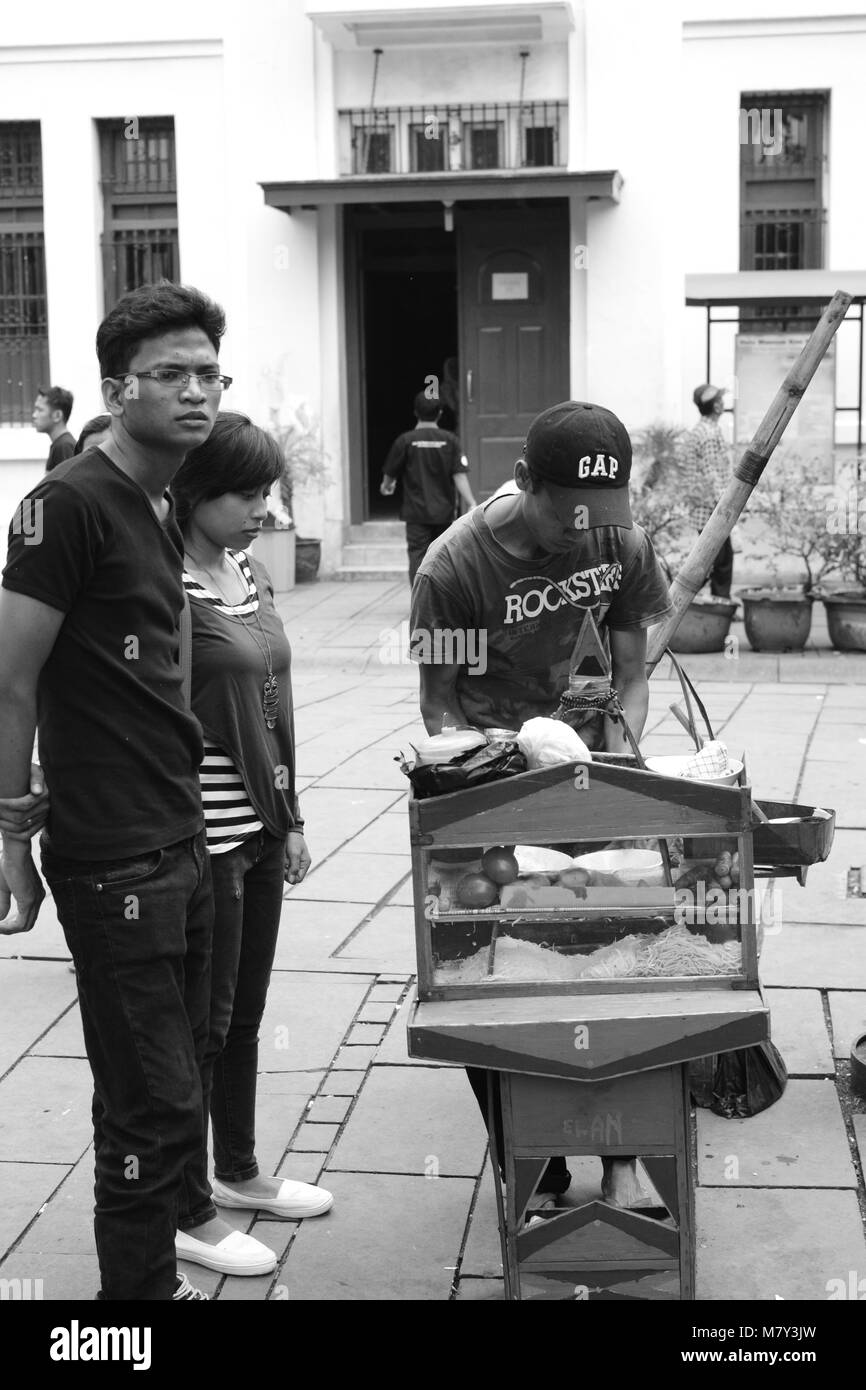 Soto Mie Stall von Jakarta Street Food Vendor Stockfoto