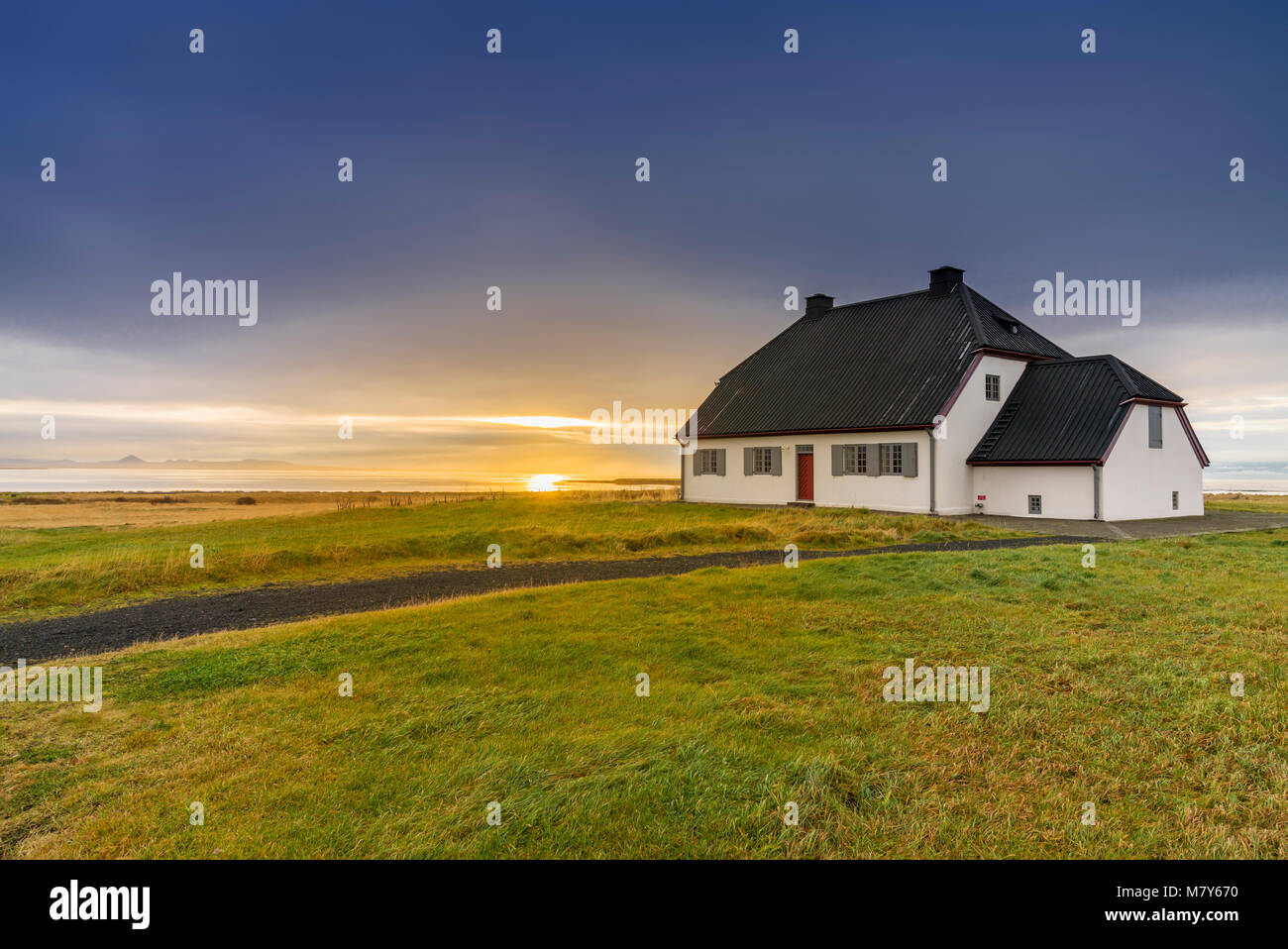 Nesstofa erbaut 1761-1763 war der ständige Wohnsitz der medizinische Direktor der Gesundheit und ist eines der ältesten Häuser aus Stein Island, Reykjavik, Island Stockfoto
