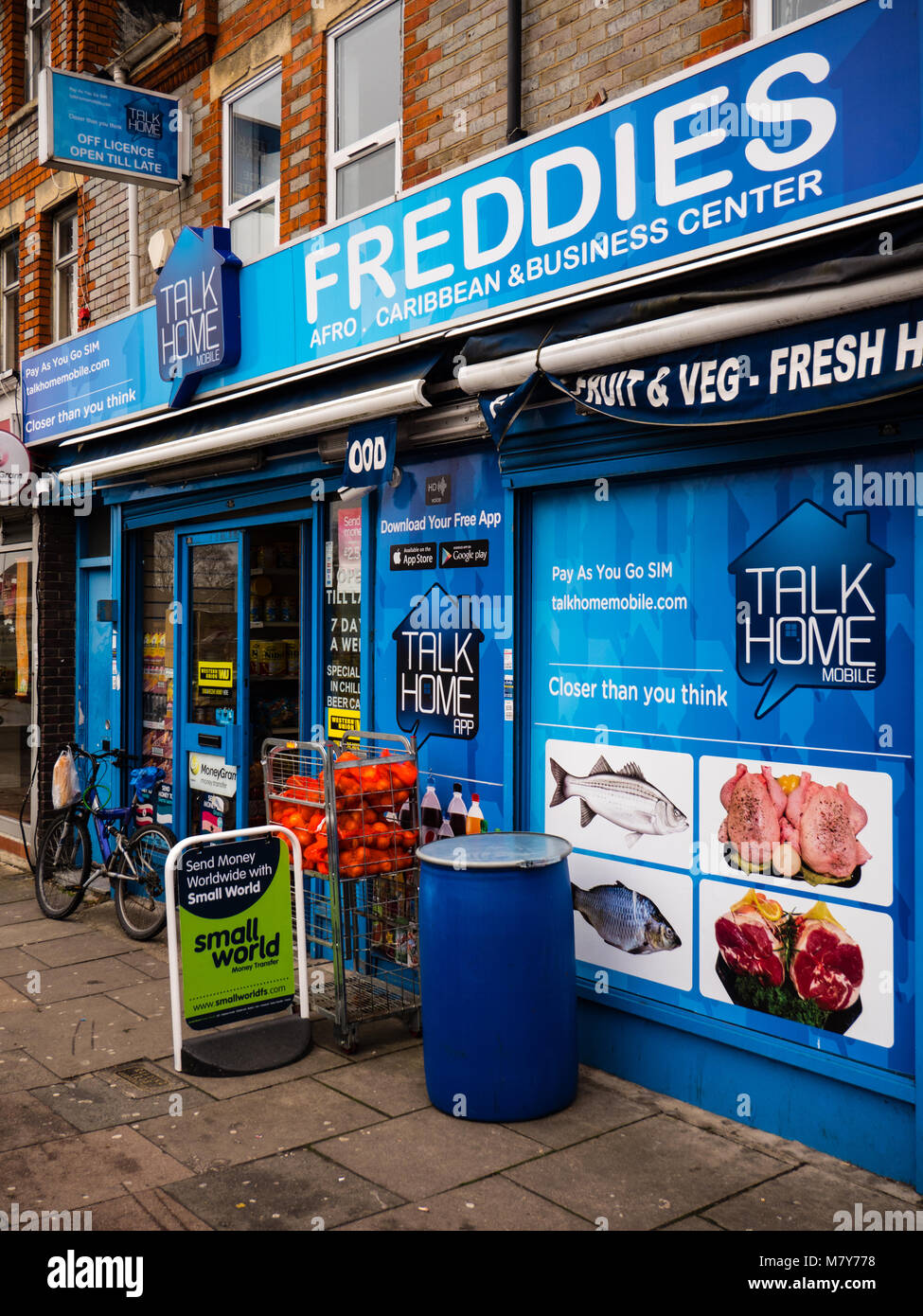 Freddies afro-karibischen Store, Halal, Lizenz, Whitley, Reading, England. Stockfoto