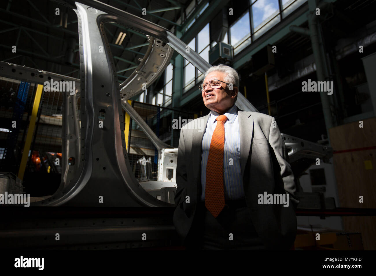 Herr Kumar Bhattacharyya in der Internationalen Manufacturing Center an der Universität von Warwick. Stockfoto