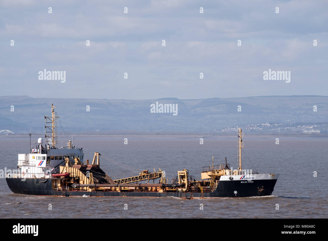 März 2018 - im Hinblick auf die CEMEX Baggerarbeiten Schiff, Walisisch Piper vor der Küste von Portishead in den Severn. Stockfoto