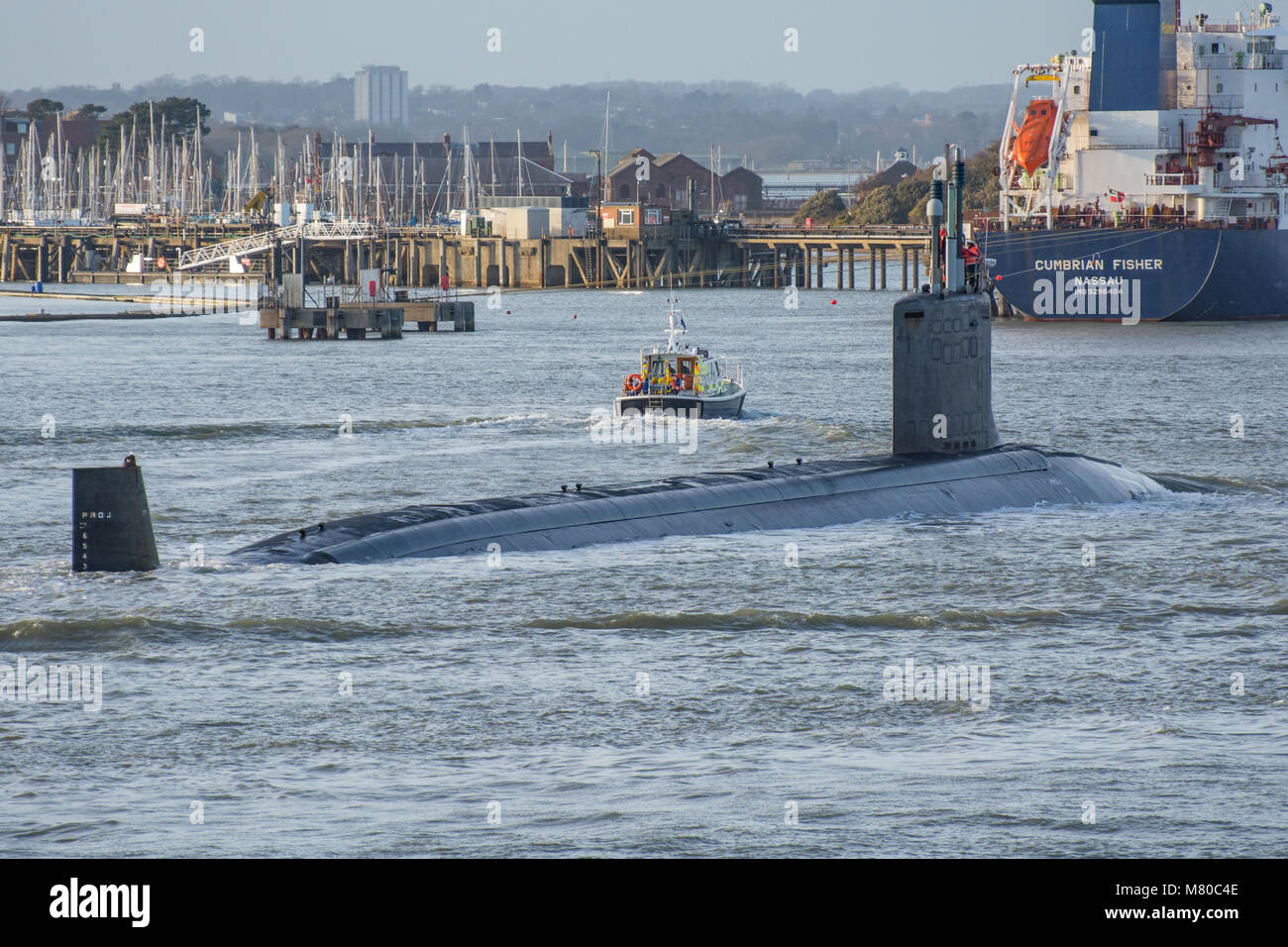 Die Marine der Vereinigten Staaten Virginia Kategorie Angriffs-U-Boot, die USS New Hampshire (SSN778) Ankunft in Portsmouth, Großbritannien für einen Höflichkeitsbesuch auf 22/2/14. Stockfoto