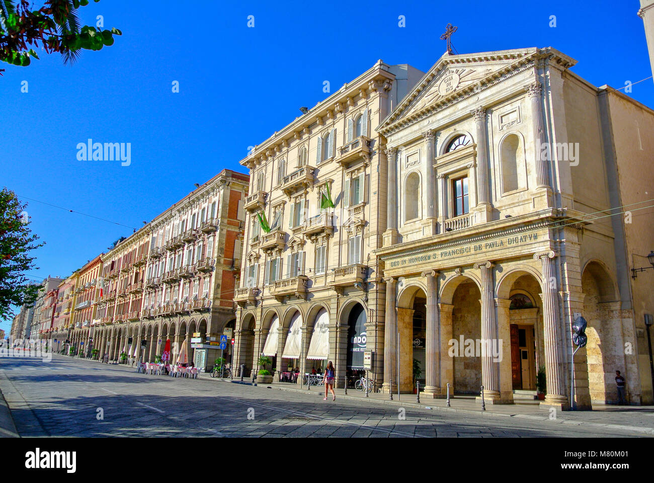 Cagliari, Sardinien, Italien, Ein Stadtbild der Via roma in Cagliari, dem südlichen Teil der Insel Sardinien. Stockfoto