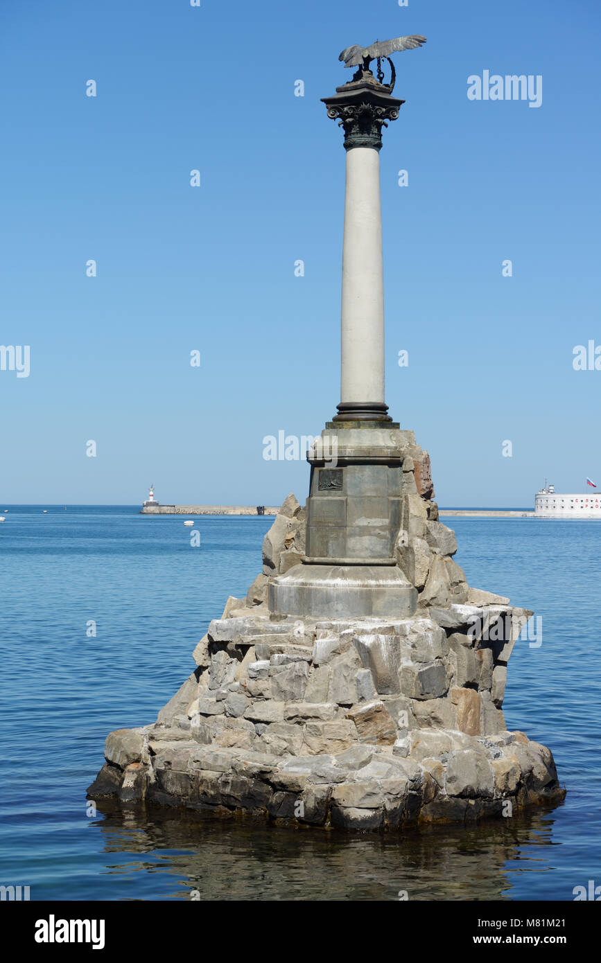 Denkmal für die VERSENKT Kriegsschiffe in Sewastopol, Krim, Russland. Das Denkmal wurde 1905 zu Ehren des 50. Jahrestags der ersten Verteidigung von S gebaut Stockfoto