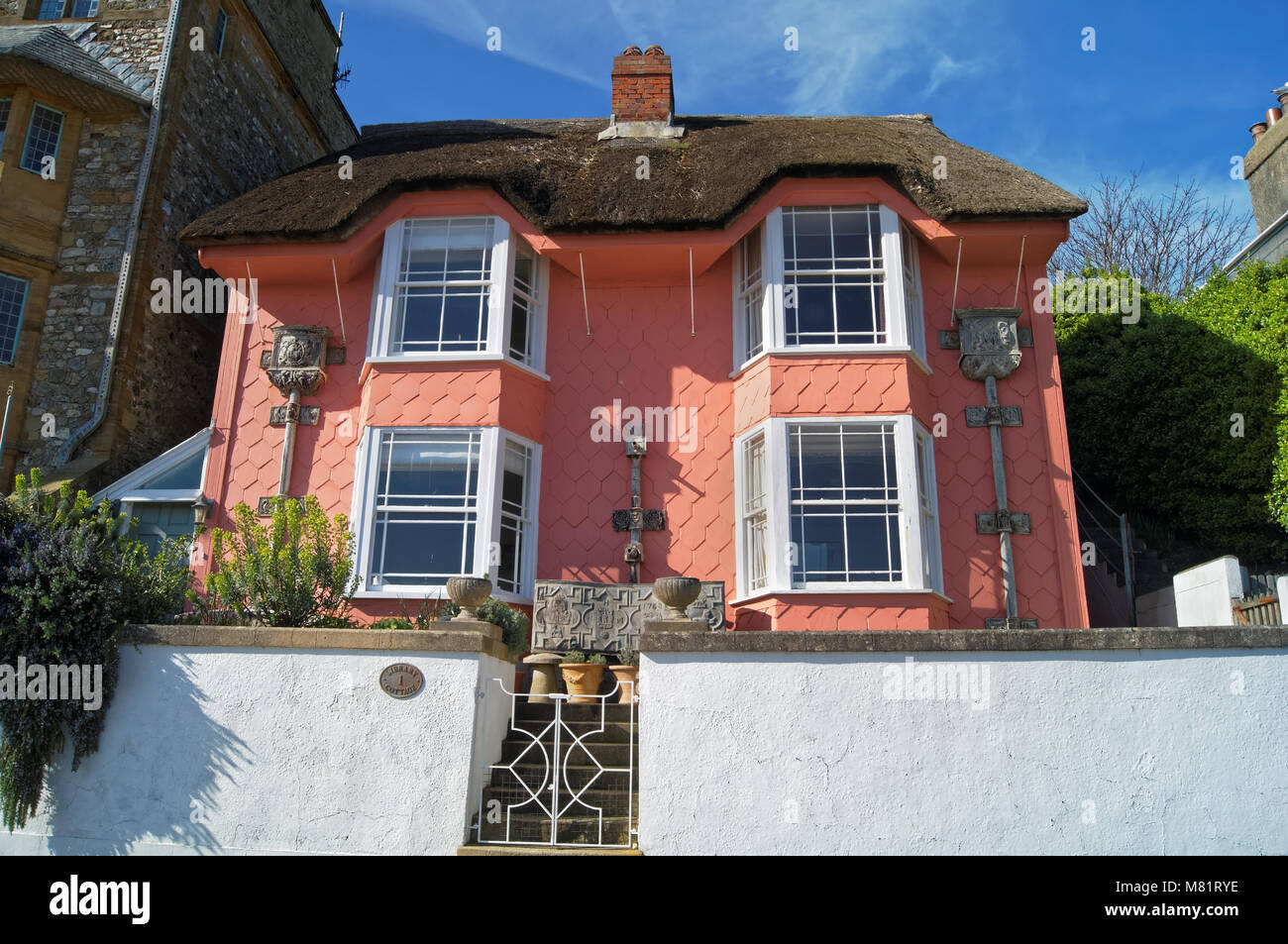 UK, Dorset, Lyme Regis, Bibliothek Cottage an der Marine Parade Stockfoto