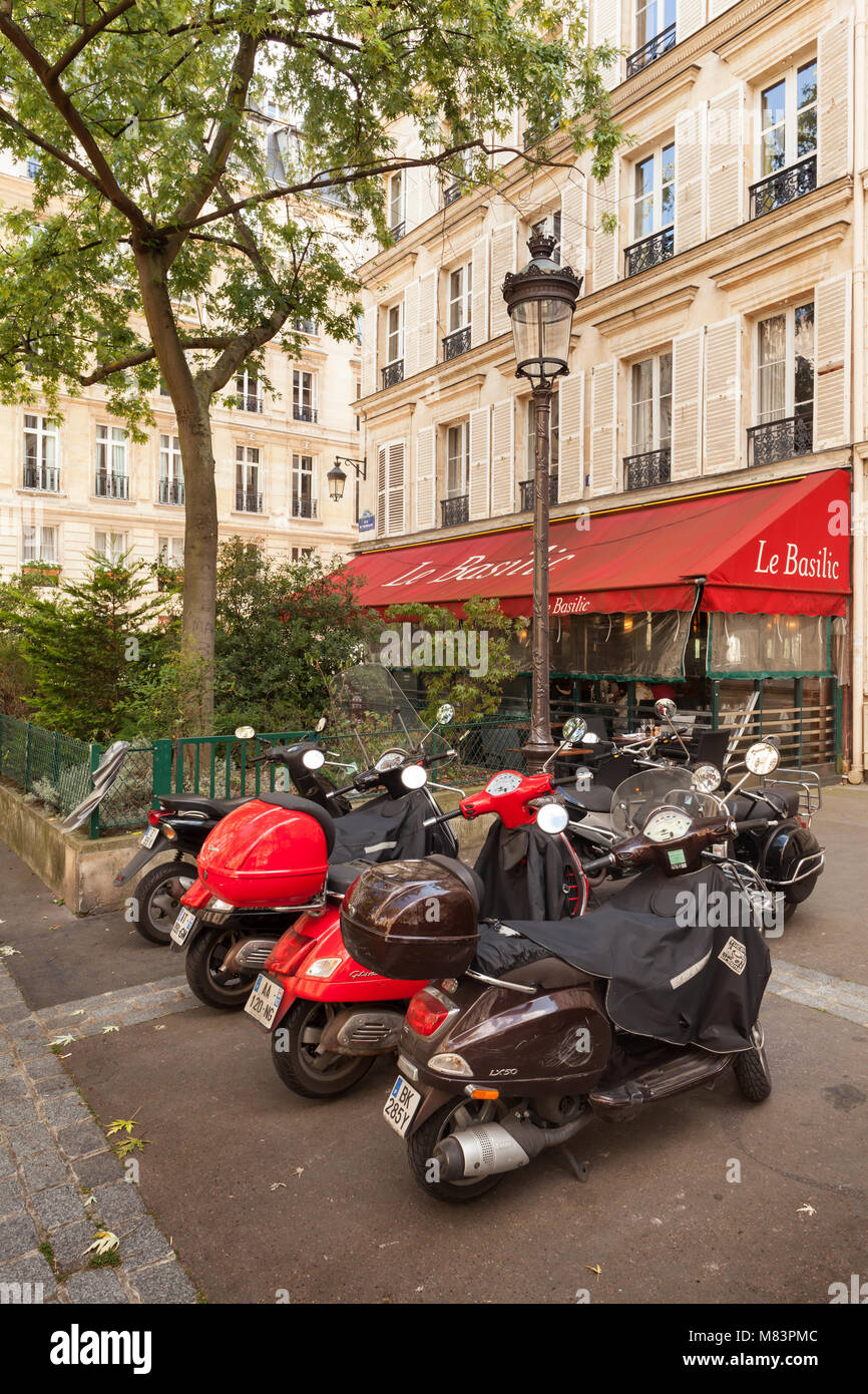 Paris motorroller -Fotos und -Bildmaterial in hoher Auflösung – Alamy