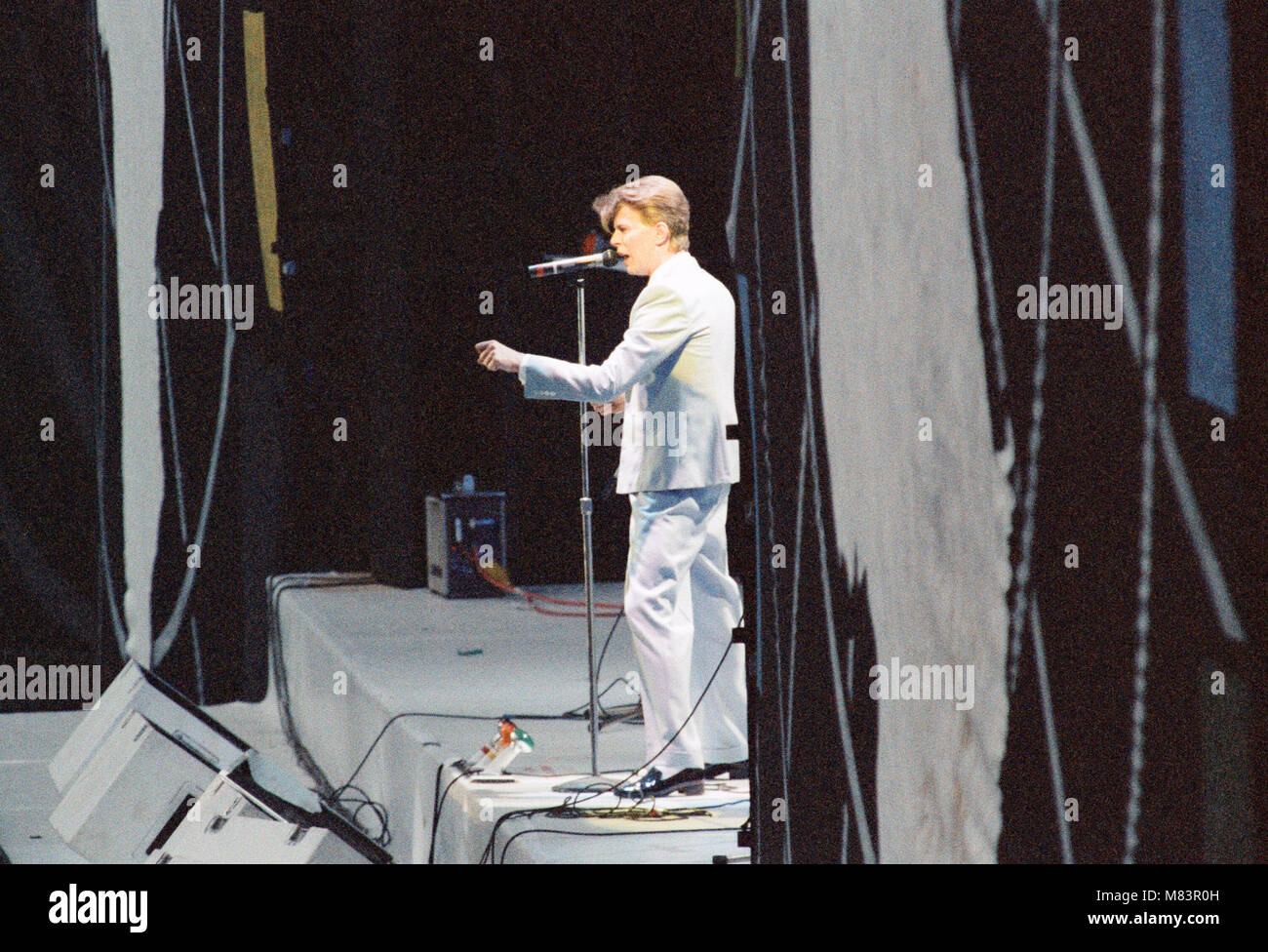 Live Aid Konzert in Wembley Stadion, London Mittel zur Linderung der Hungersnot in Äthiopien. David Bowie durchführen. 13. Juli 1985. Stockfoto