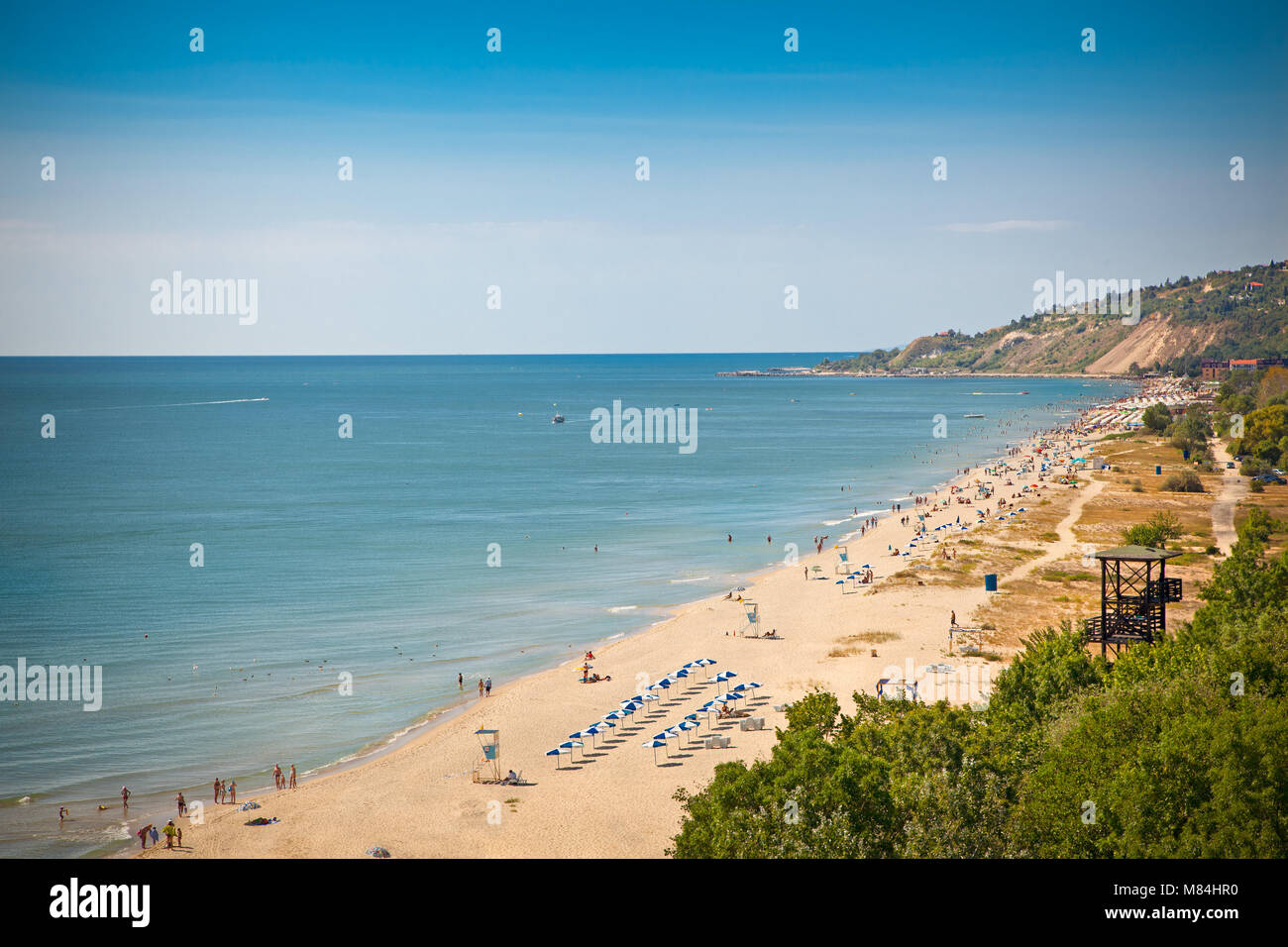 Panoramablick auf den westlichen Teil der Golden Sands Beach (Zlatni Piasci) in Bulgarien. Stockfoto
