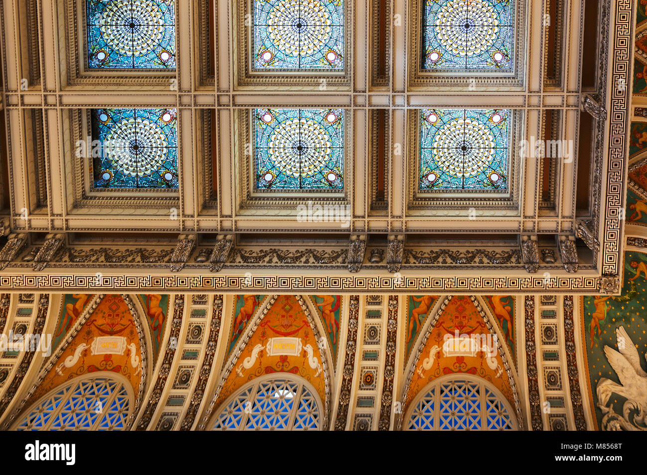 Washington D.C., USA, Oktober 2016: verzierte Decke in der Aula der Bibliothek des Kongresses in Washington D.C., USA Stockfoto