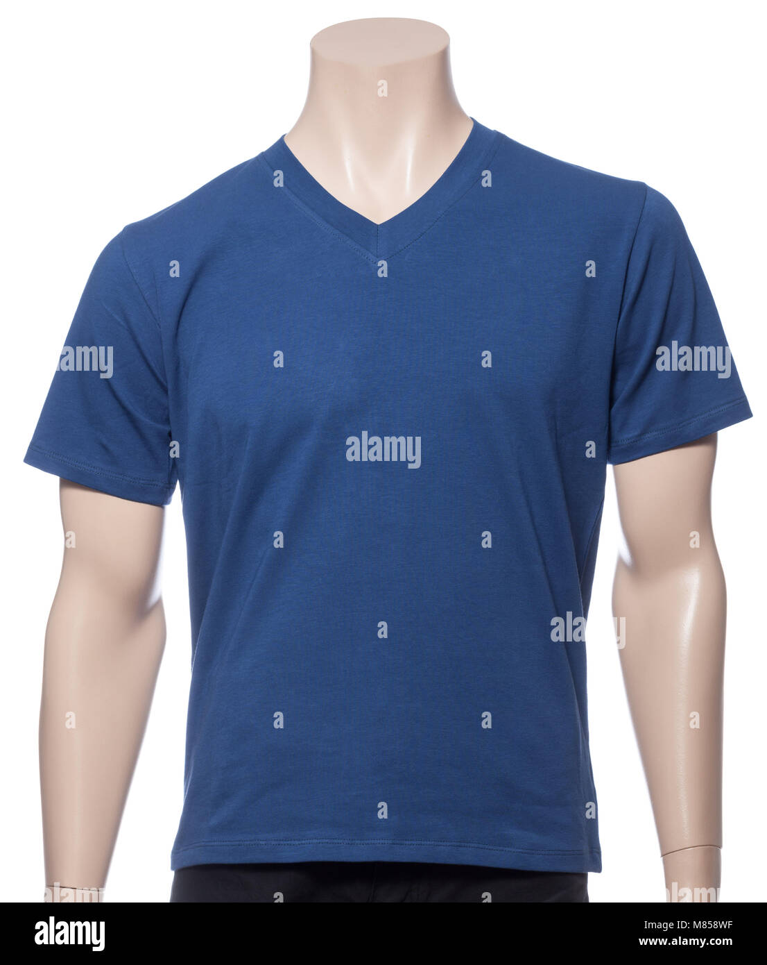 Blau Uni kurzarm T-Shirt aus Baumwolle auf einem Mannequin auf weißem Hintergrund Stockfoto