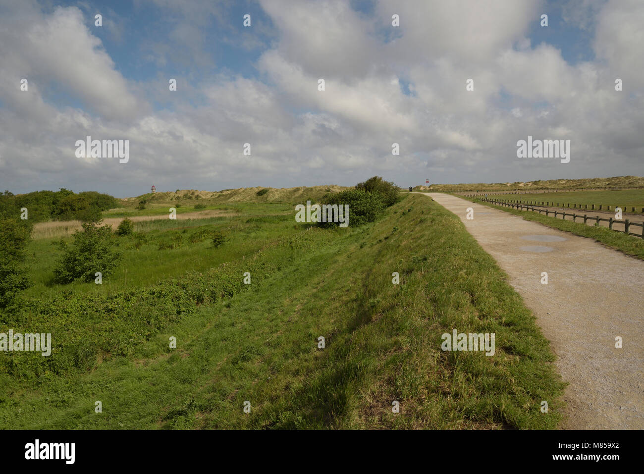 Punkt von Ayr, der nördlichste Punkt des europäischen Festlandes Wales mit Point of Ayr Leuchtturm in der Ferne Stockfoto
