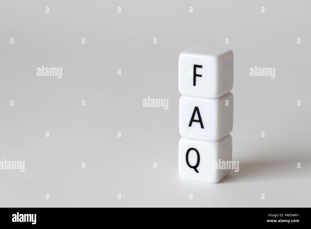 White Cube als FAQ geschrieben Stockfoto