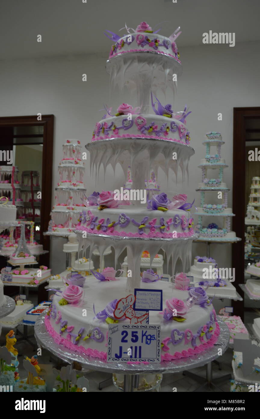 Ein großer Kuchen in einem Mexikanischen Bäckerei Stockfoto