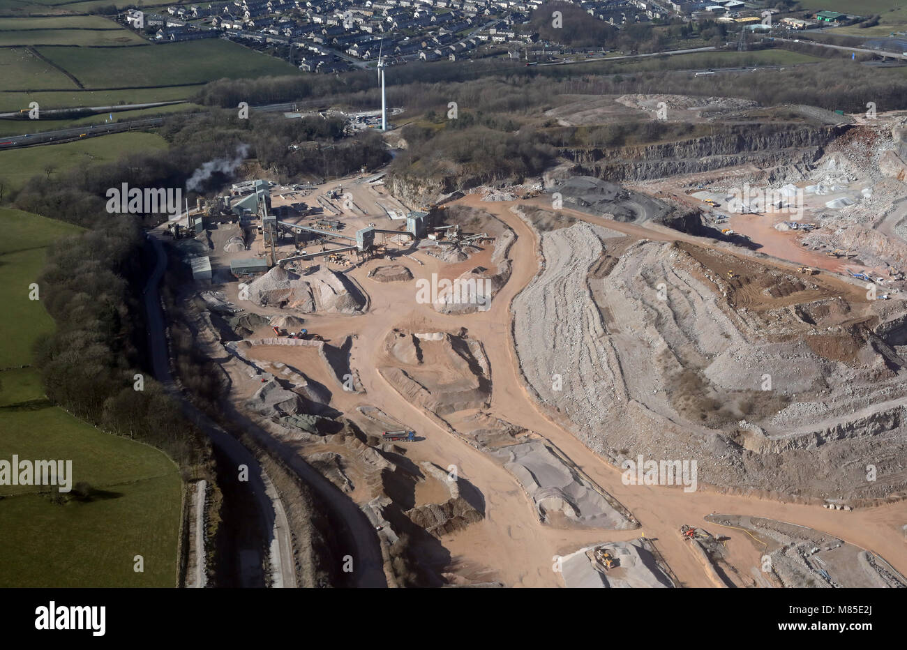 Luftaufnahme von einer Entnahme von Sand Steinbruch von Aggregate Industries in Carnforth, Lancashire, UK ausführen Stockfoto