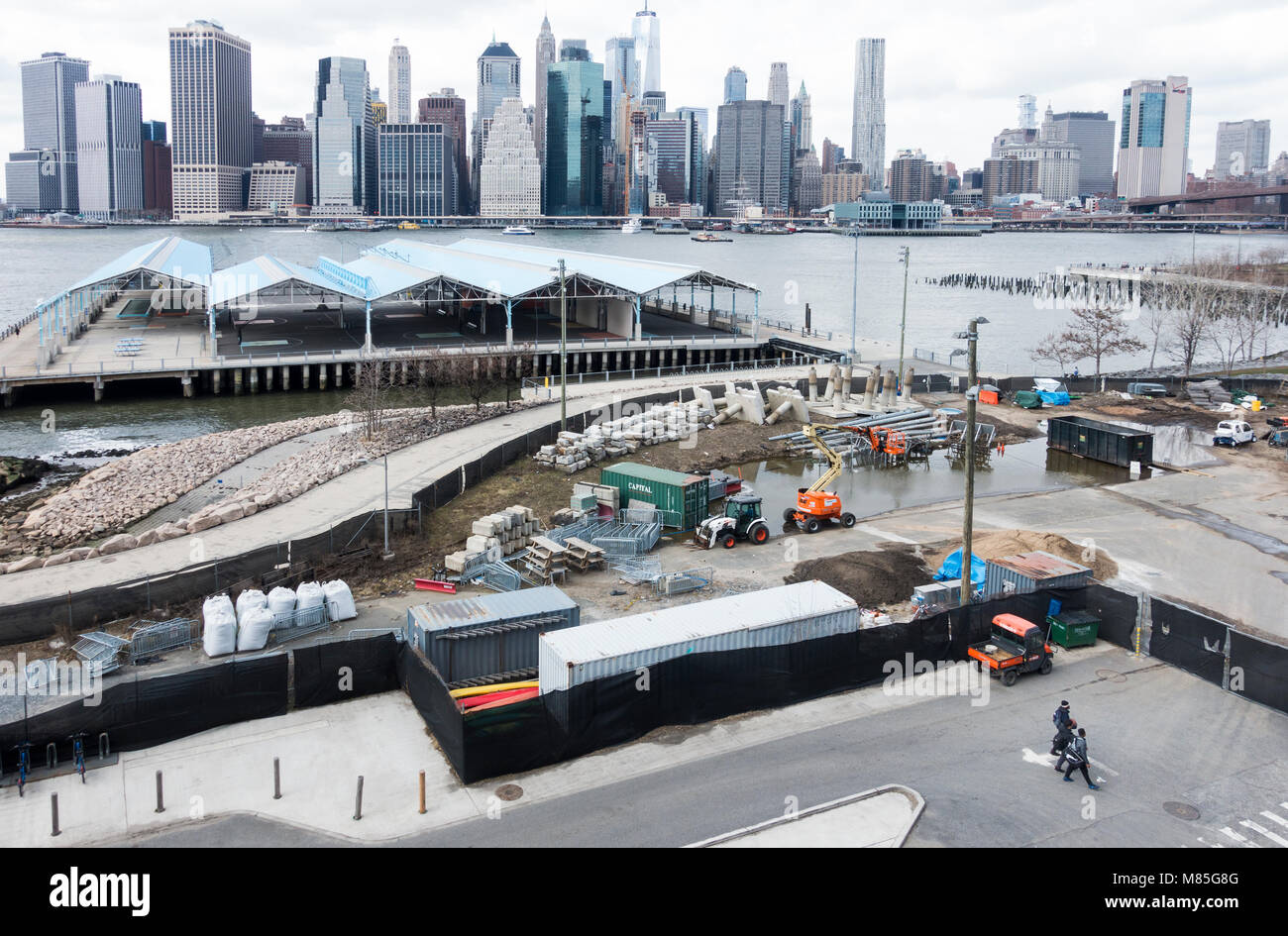 Bauvorhaben auf den East River, wie Brooklyn Heights Stockfoto
