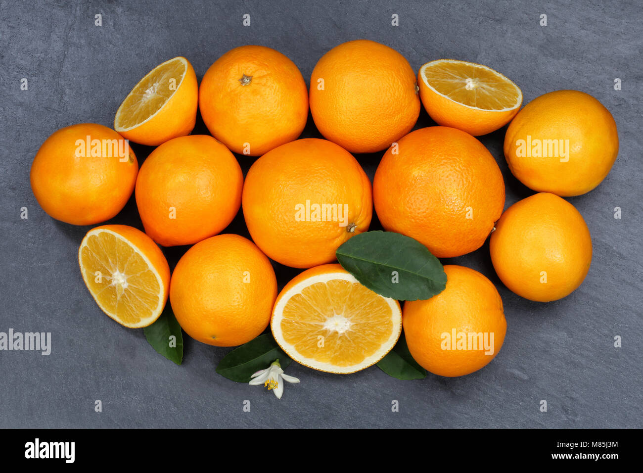 Orangen orange Früchte schiefer Draufsicht von oben Stockfoto