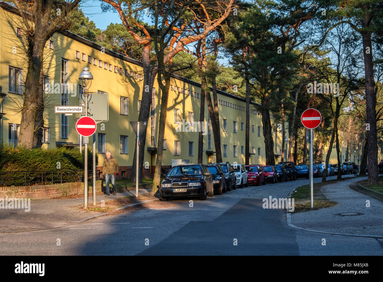 Berlin, Zehlendorf. Onkel Toms Hütte Wohnsiedlung, moderne Wohnanlage mit verschiedenen Größen, Farben & Formen, um Monotonie zu vermeiden. Stockfoto