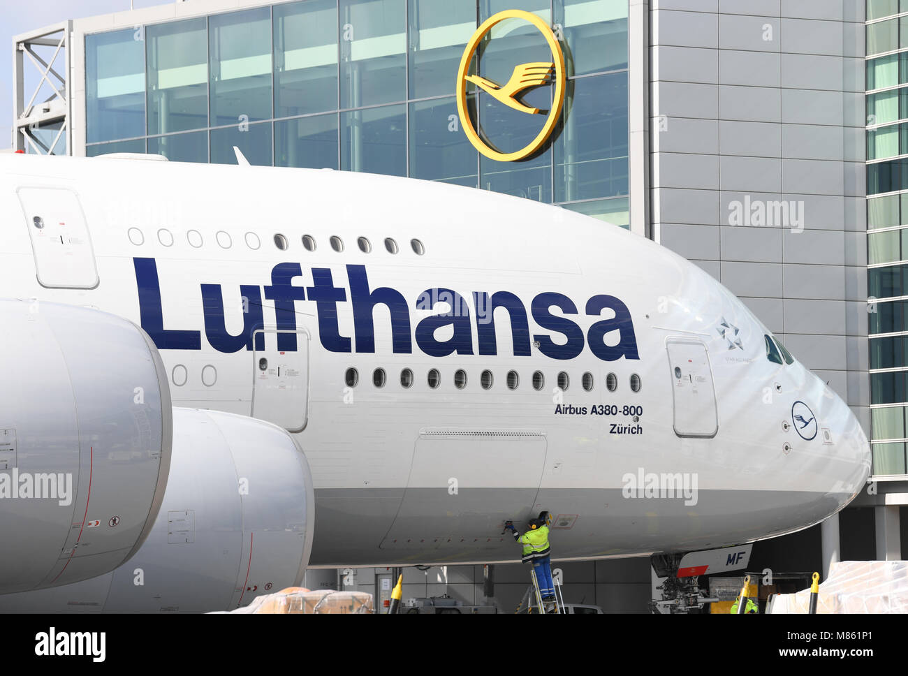 Flughafen Frankfurt Lufthansa Parken Terminal 1 www.alamy.de