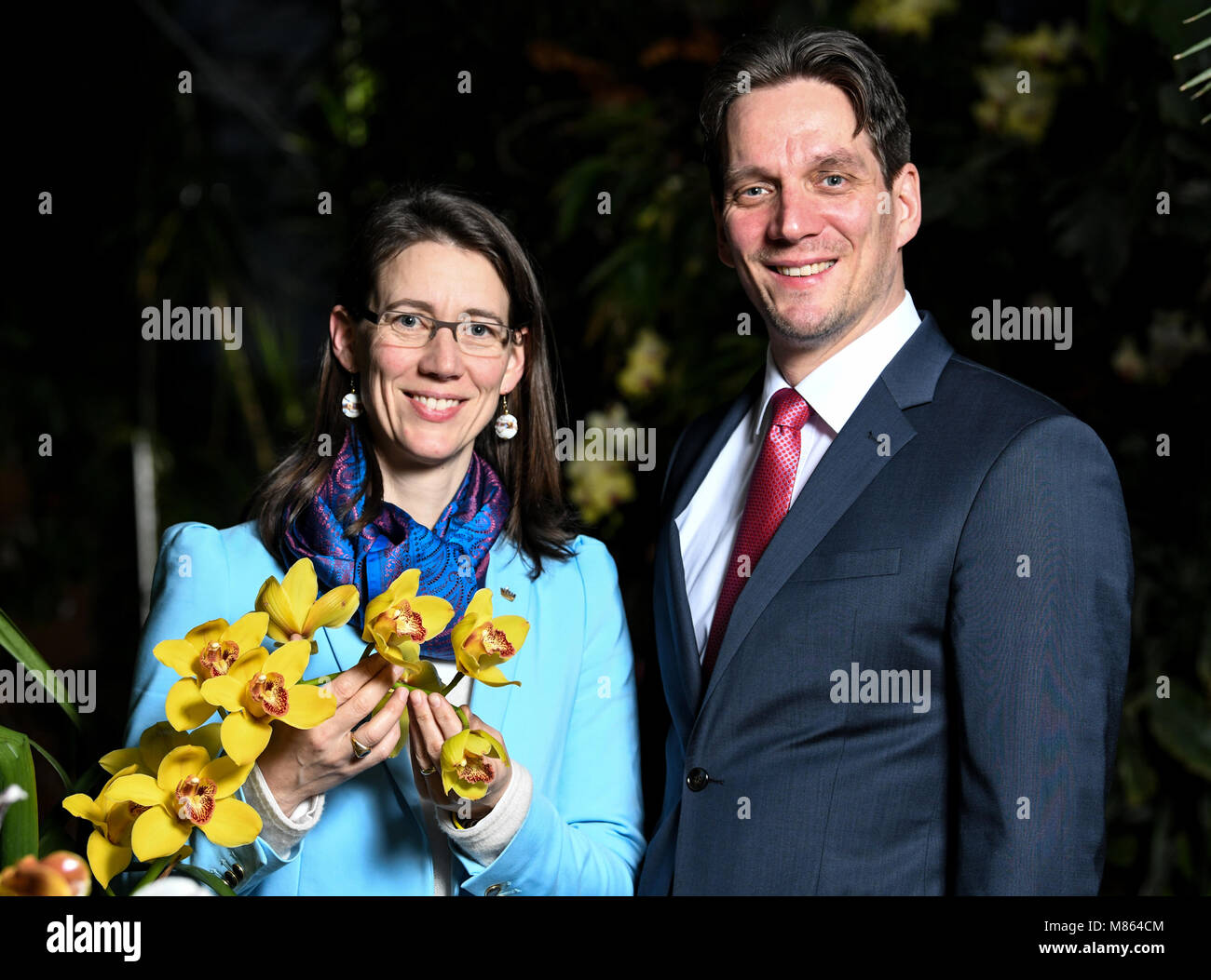 13. März, Deutschland, Mainau: Bettina Gräfin Bernadotte und Björn Graf ...