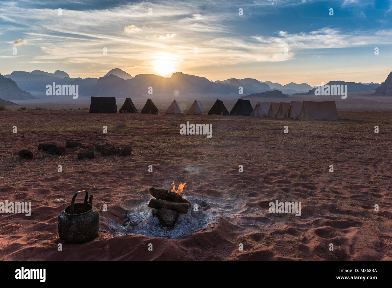 Campingplatz im Wadi Rum Wüste in Jordanien. Stockfoto