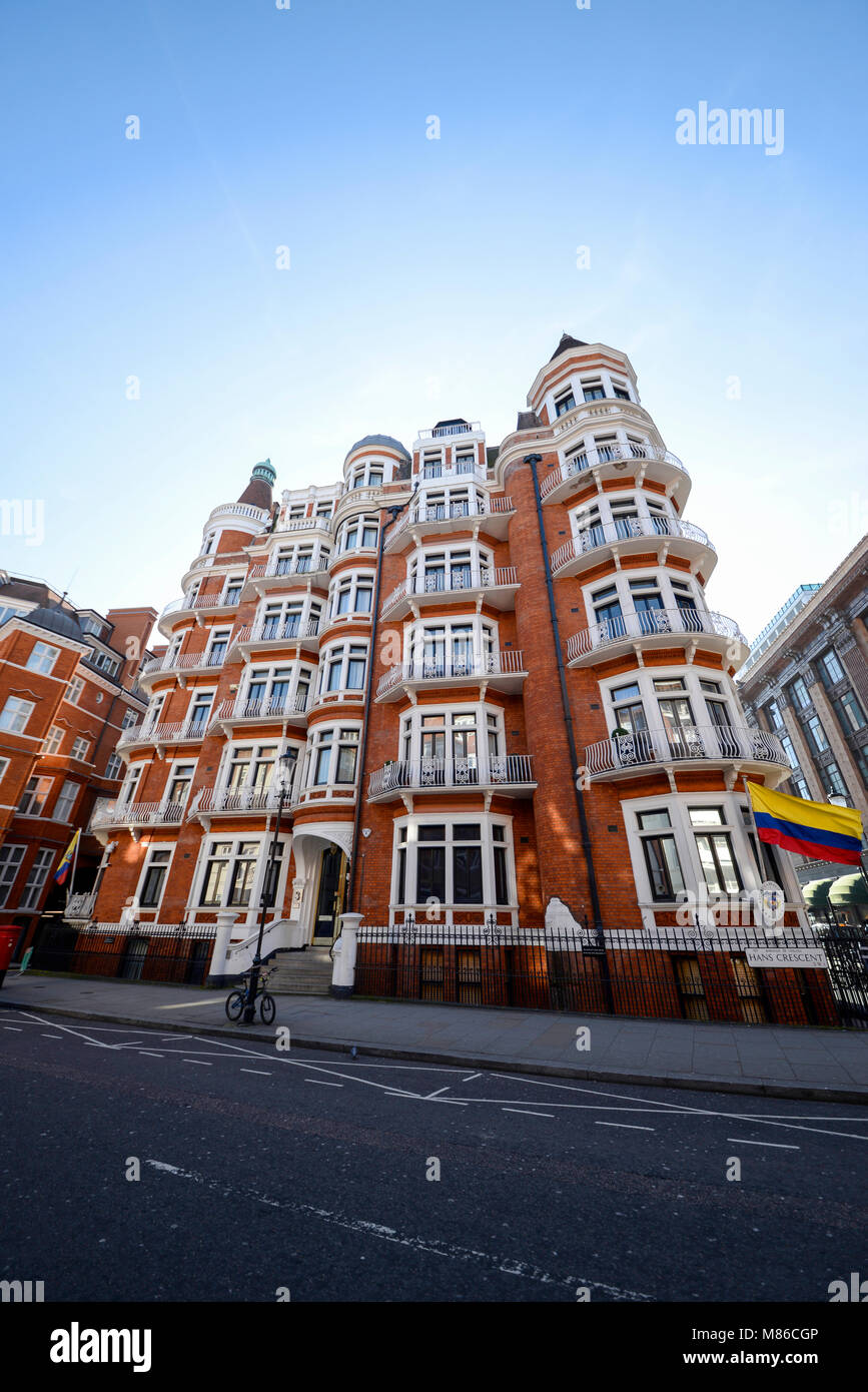Botschaft von Ecuador und kolumbianische Botschaft in Hans Crescent, London SW1. Embajada, Republica de Colombia. Botschaft von Kolumbien Stockfoto