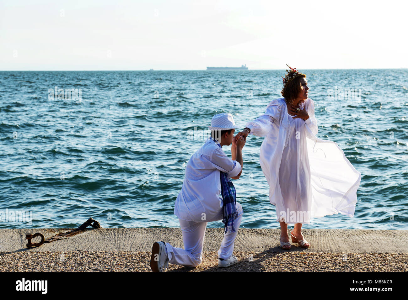 Akteure auf der Uferpromenade in Thessaloniki. Stockfoto