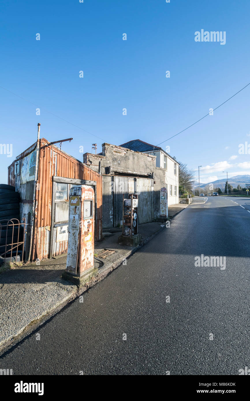 1960s petrol station Fotos und Bildmaterial in hoher Auflösung Alamy