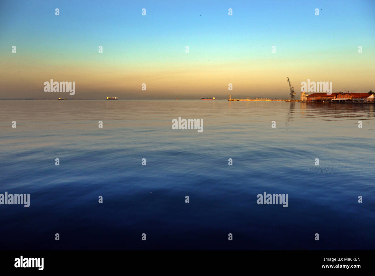 Am frühen Morgen in den Hafen von Thessaloniki, Griechenland. Stockfoto