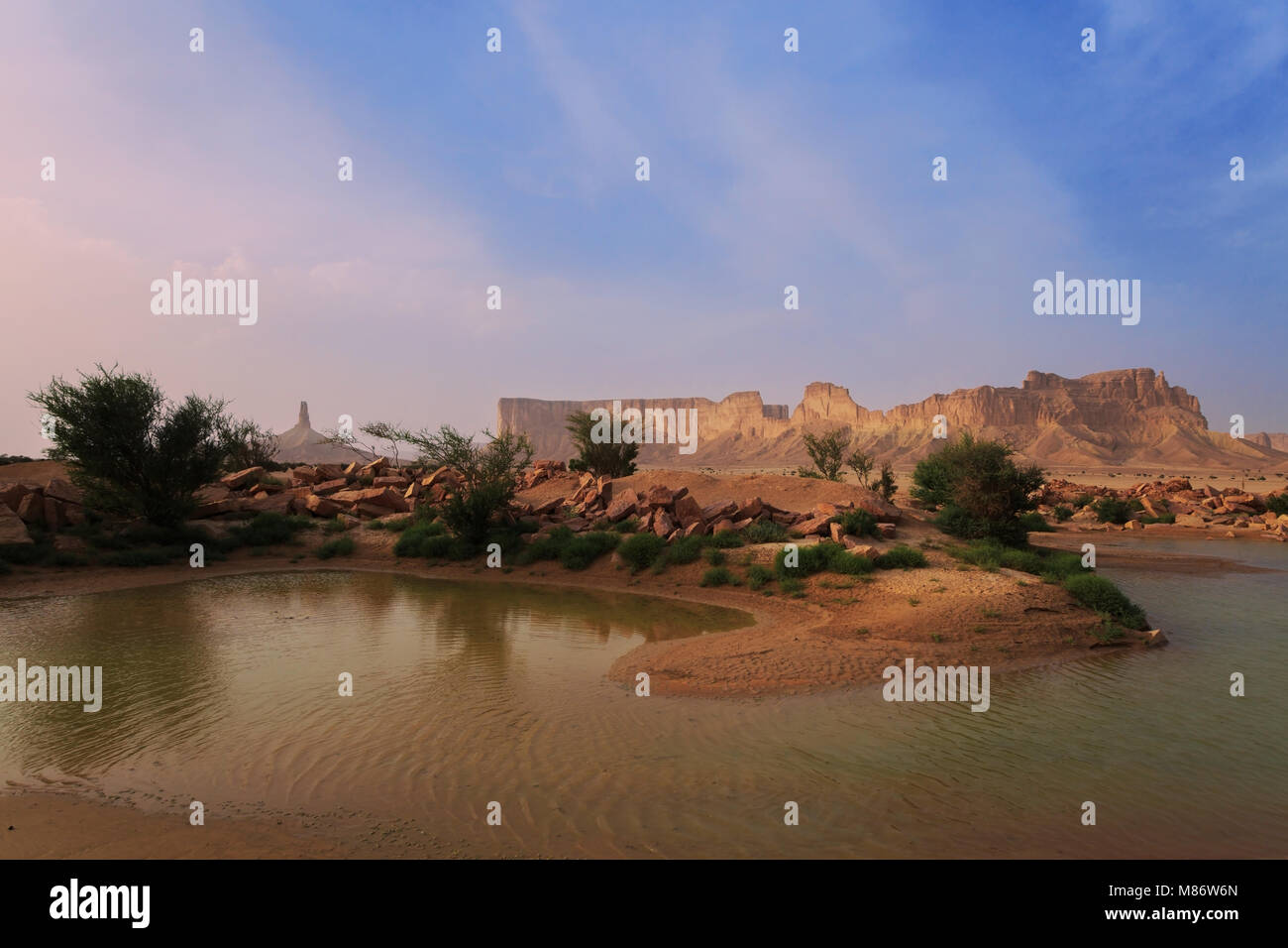 Wüstenlandschaft, Tuwaiq Berge, Riad, Saudi Arabien Stockfoto