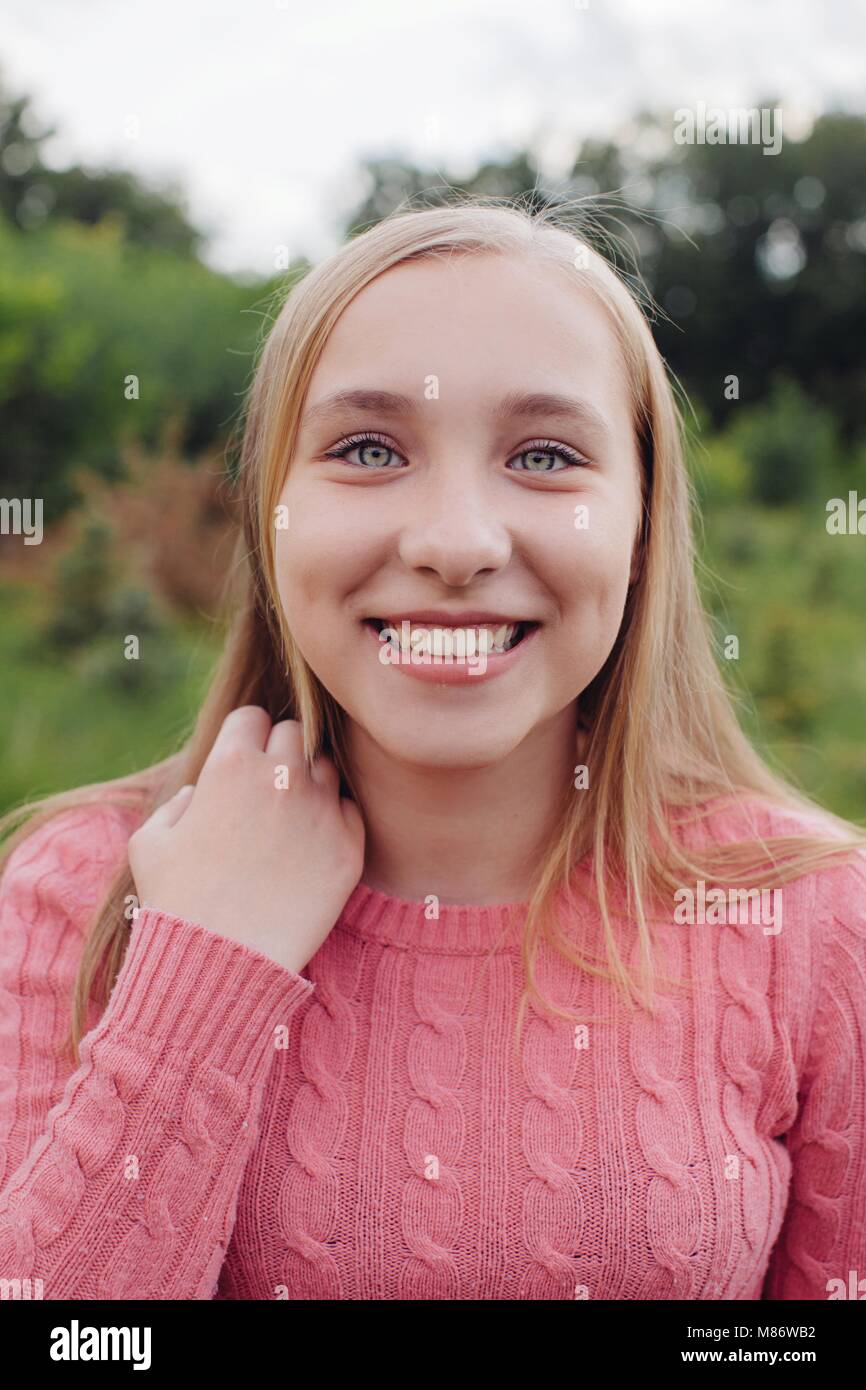 Porträt eines lächelnden Mädchens Stockfoto