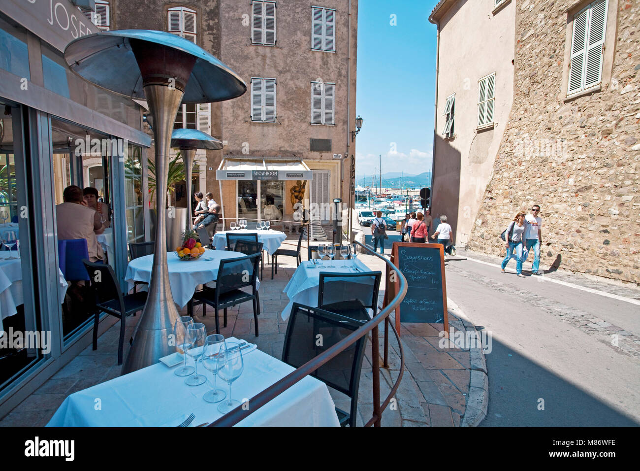 Kleines Restaurant in der Altstadt von Saint Tropez, Côte d'Azur, Südfrankreich, Cote d'Azur, Frankreich, Europa Stockfoto