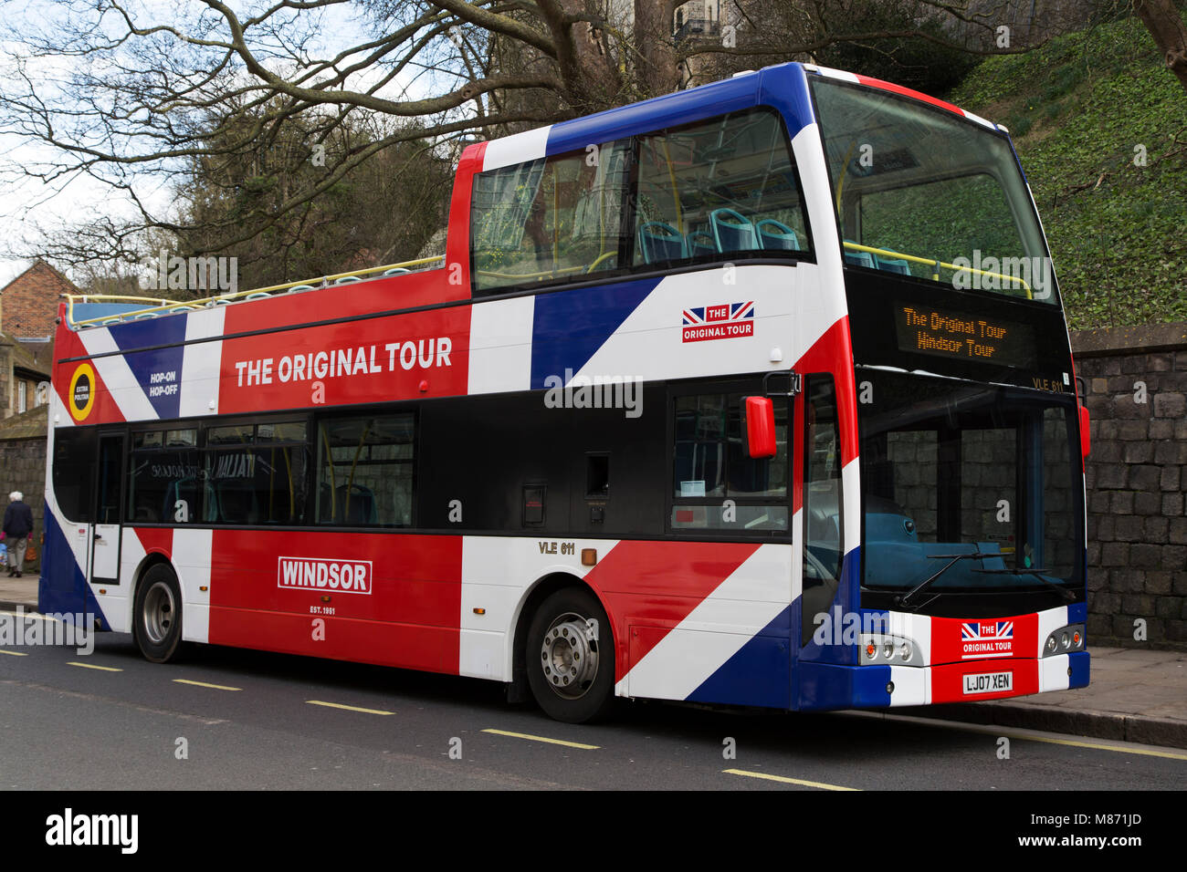 Doppeldecker Tourbus Windsor in England. Die offenen Bus ist mit einem Union Jack gemalt. Stockfoto