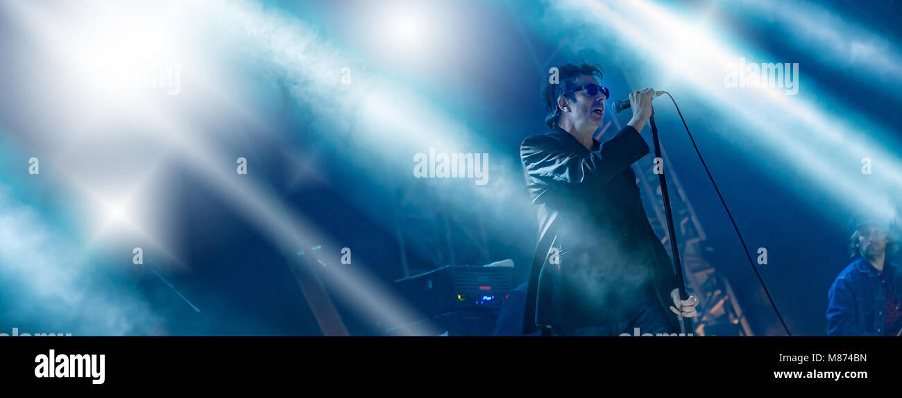 Echo & Bunnymen Spielen auf der Hauptbühne am siegreichen Festival 2016, Fareham, Hampshire Stockfoto